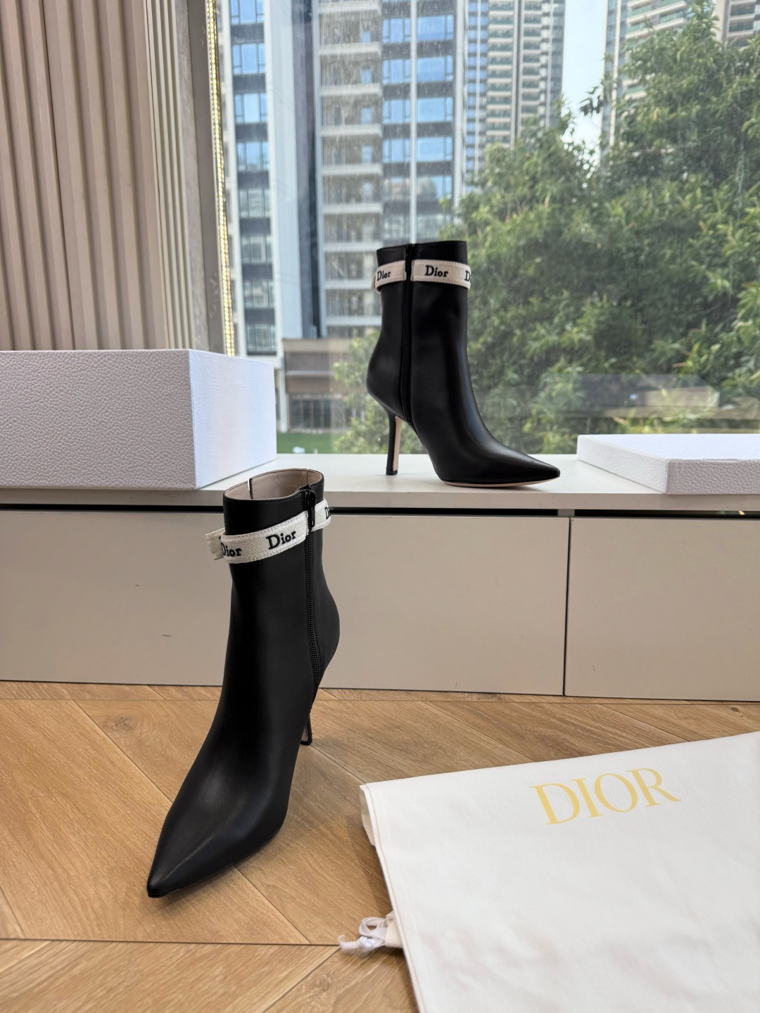 G269miss Dior 迪奥 Miss Dior 迪奥 CD秋冬最新高定海报款D-Major字母logo 圆头骑士靴