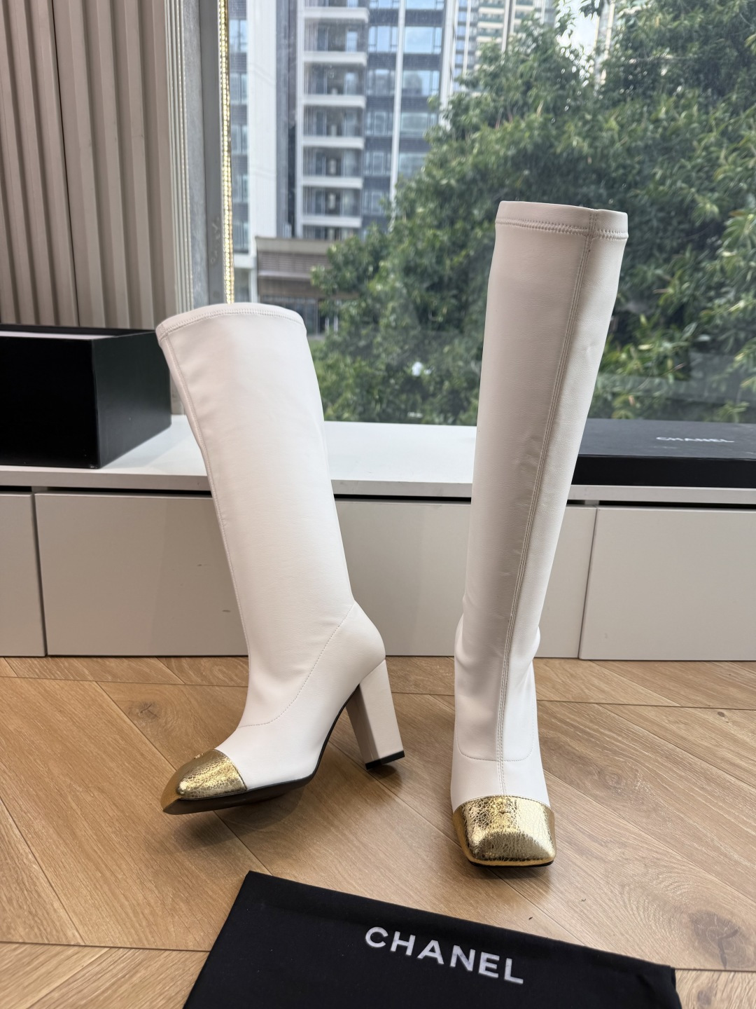 G238😀CHANEL香奈儿*小香秋冬新款骑士靴库靴这款骑士靴真的是帅气时尚的代表马丁靴骑士靴靴筒Chanel字母点缀 
