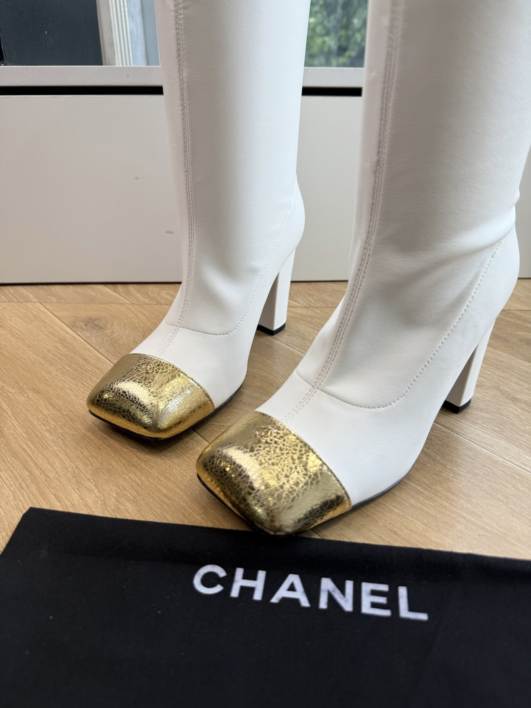 G238😀CHANEL香奈儿*小香秋冬新款骑士靴库靴这款骑士靴真的是帅气时尚的代表马丁靴骑士靴靴筒Chanel字母点缀 