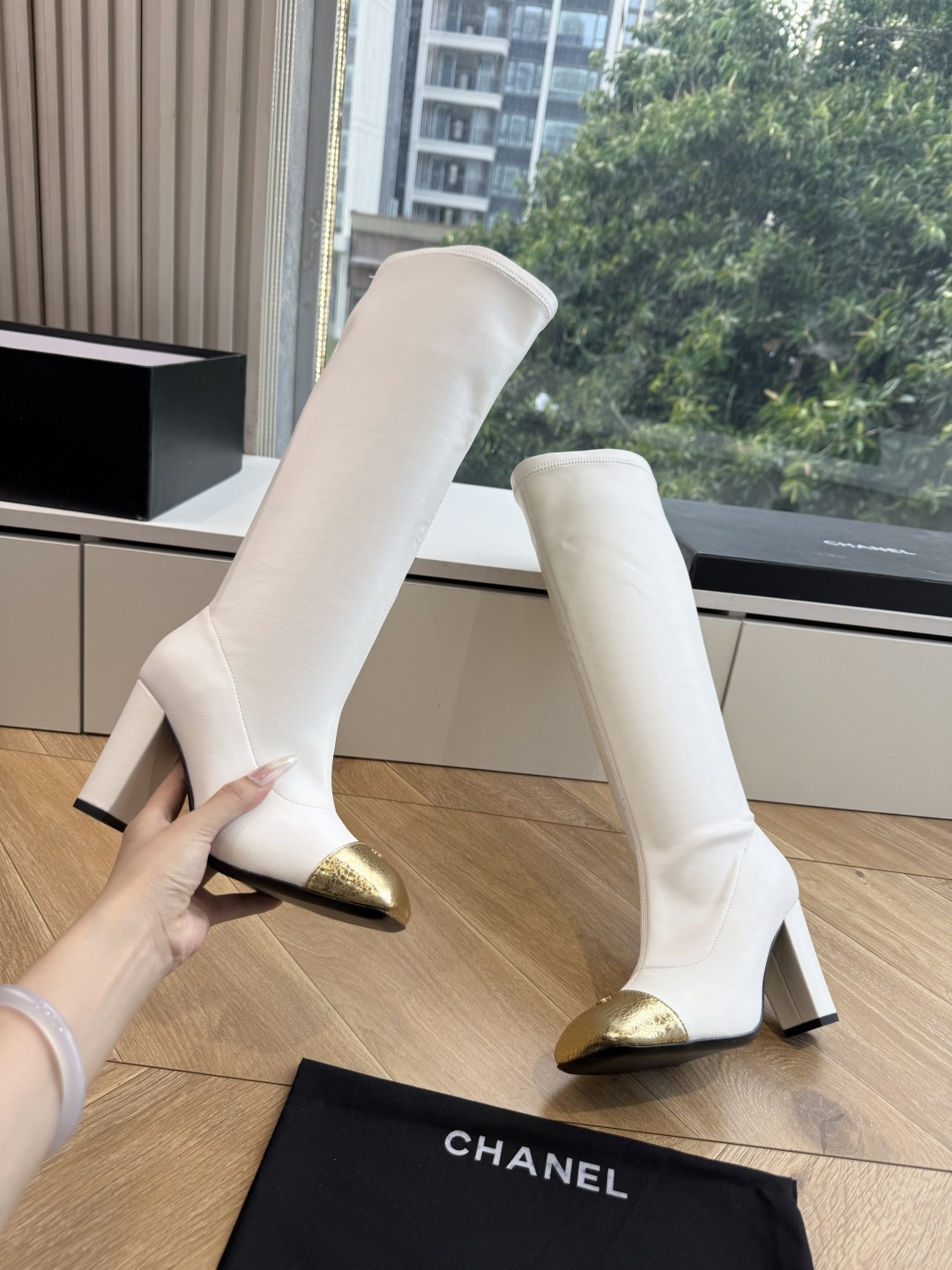 G238😀CHANEL香奈儿*小香秋冬新款骑士靴库靴这款骑士靴真的是帅气时尚的代表马丁靴骑士靴靴筒Chanel字母点缀 