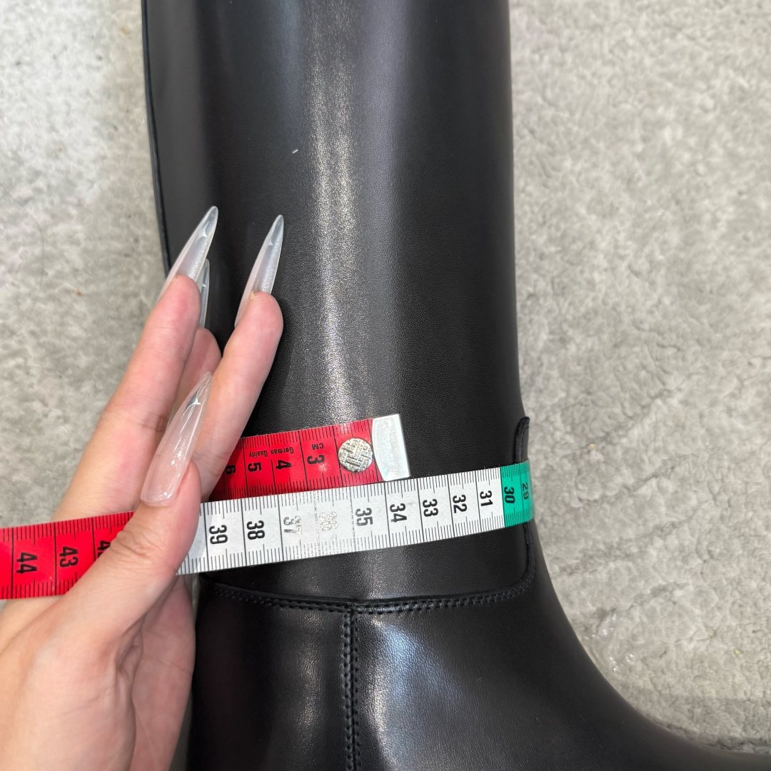 G06顶级版本 原版购入 H家秋冬新款 镂空HERMES爱马仕尖头骑士靴长靴子专柜价格接近2W高昂的售价自然有独特的工艺 G06顶级版本 原版购入 H家秋冬新款 镂空HERMES爱马仕尖头骑士靴长靴子专柜价格接近2W高昂的售价自然有独特的工艺