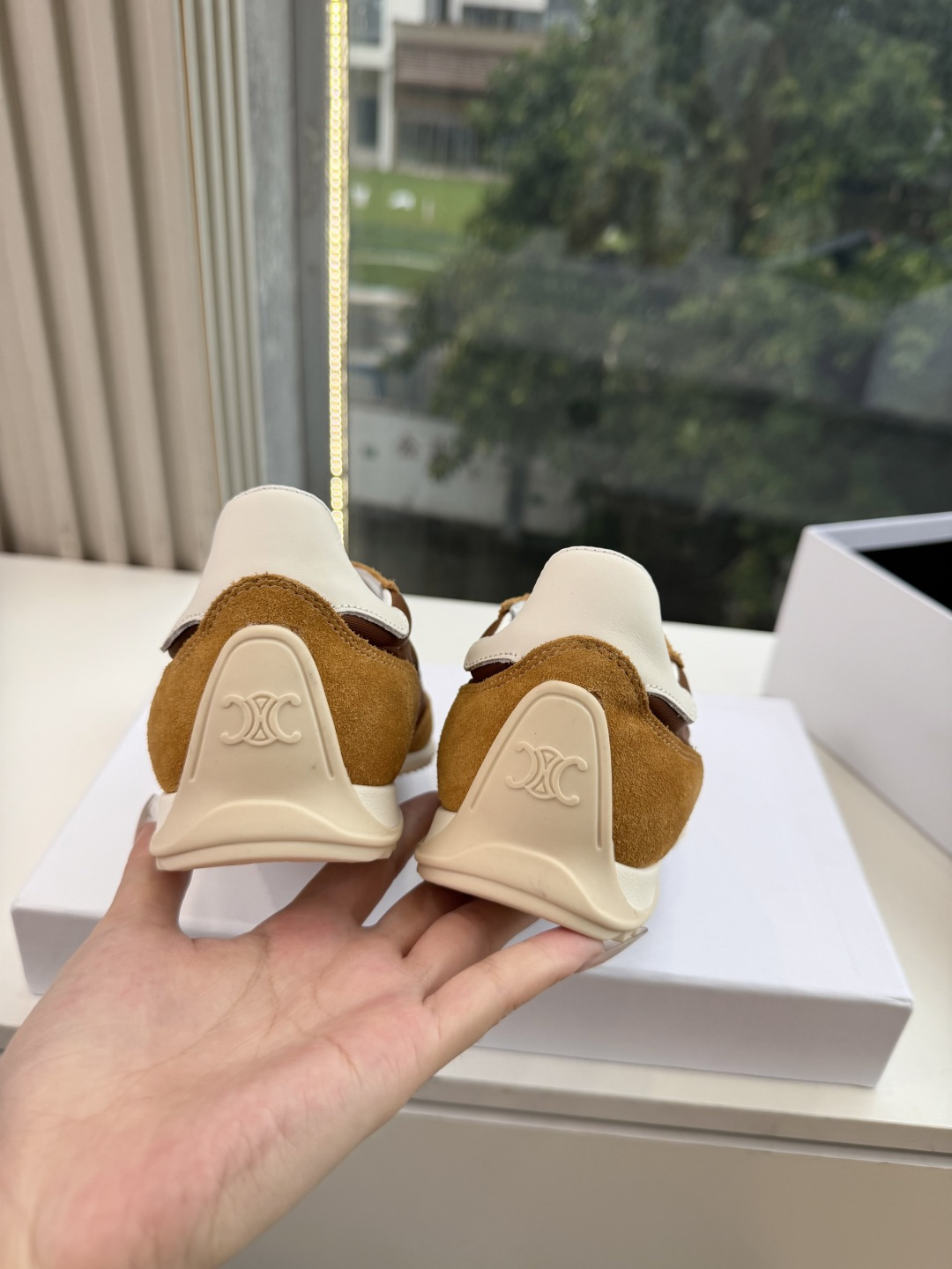 主打一个出货快品质好G08所见即所得代购级别CELINE｜赛琳思琳春夏最新款Racer系列 阿甘鞋 配Celine专用品