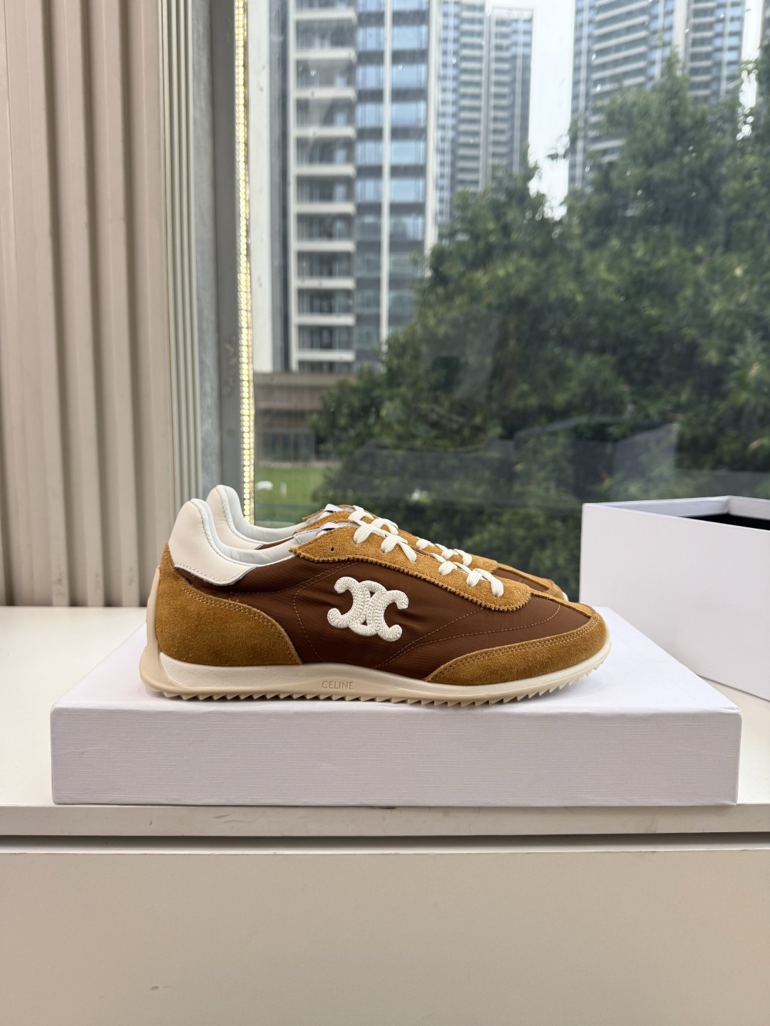 主打一个出货快品质好G08所见即所得代购级别CELINE｜赛琳思琳春夏最新款Racer系列 阿甘鞋 配Celine专用品