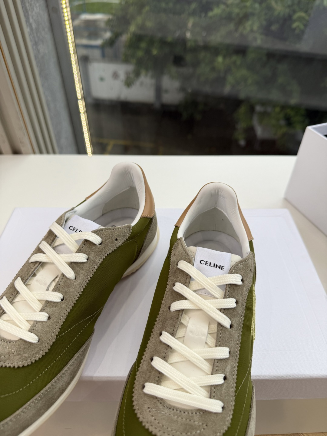 主打一个出货快品质好G08所见即所得代购级别CELINE｜赛琳思琳春夏最新款Racer系列 阿甘鞋 配Celine专用品