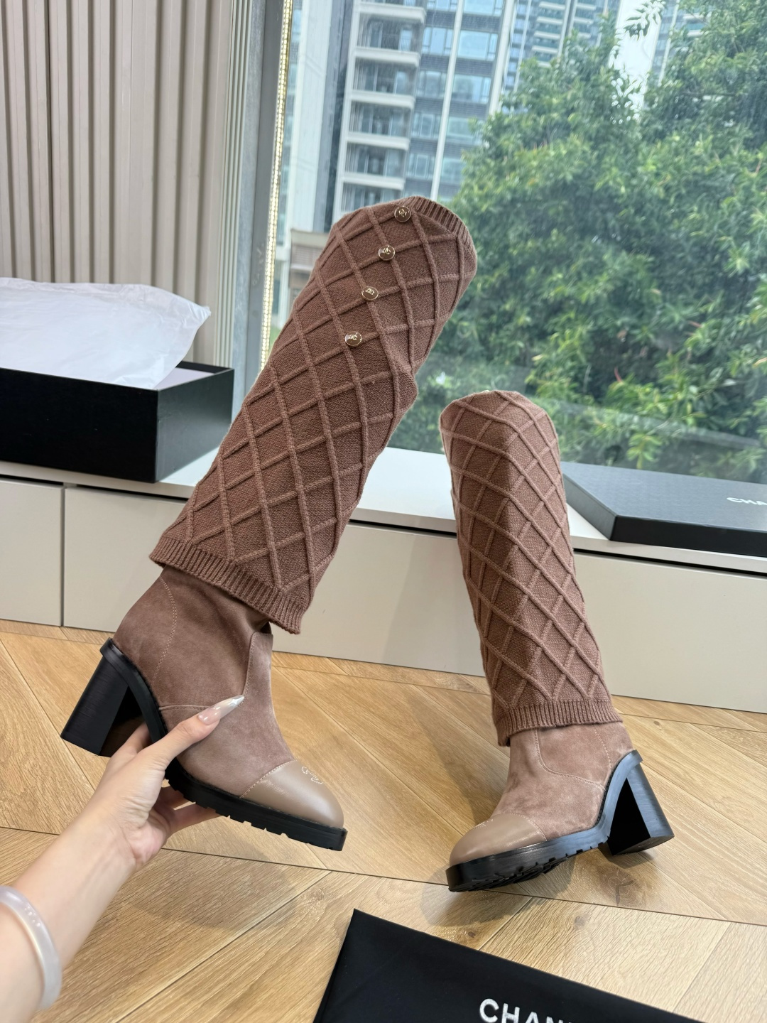 G012😀CHANEL香奈儿*小香秋冬新款毛线针织骑士靴库靴这款骑士靴真的是帅气时尚的代表马丁靴骑士靴靴筒Chanel字