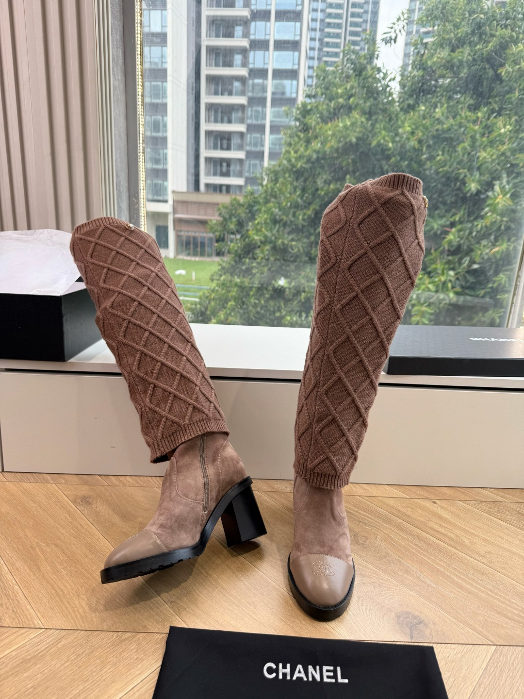 G012😀CHANEL香奈儿*小香秋冬新款毛线针织骑士靴库靴这款骑士靴真的是帅气时尚的代表马丁靴骑士靴靴筒Chanel字