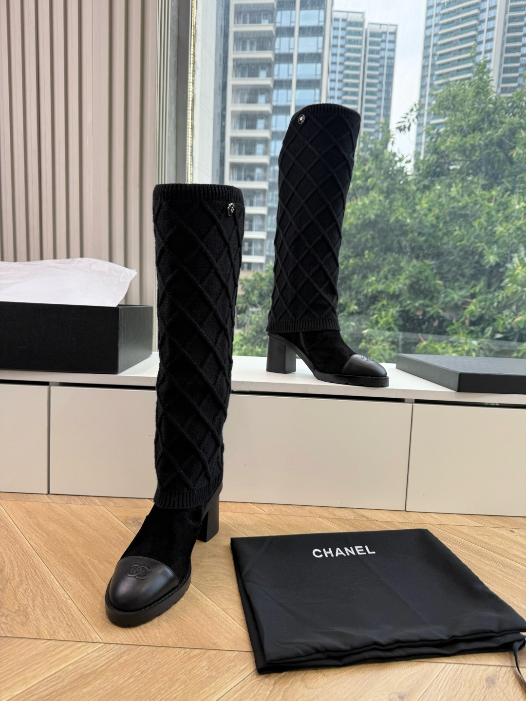 G012😀CHANEL香奈儿*小香秋冬新款毛线针织骑士靴库靴这款骑士靴真的是帅气时尚的代表马丁靴骑士靴靴筒Chanel字 G012😀CHANEL香奈儿*小香秋冬新款毛线针织骑士靴库靴这款骑士靴真的是帅气时尚的代表马丁靴骑士靴靴筒Chanel字
