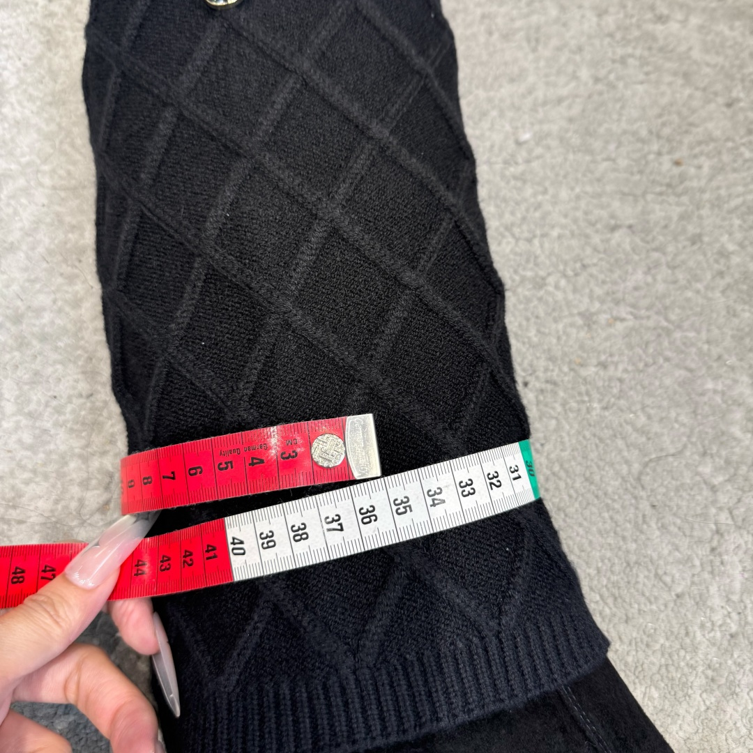 G012😀CHANEL香奈儿*小香秋冬新款毛线针织骑士靴库靴这款骑士靴真的是帅气时尚的代表马丁靴骑士靴靴筒Chanel字