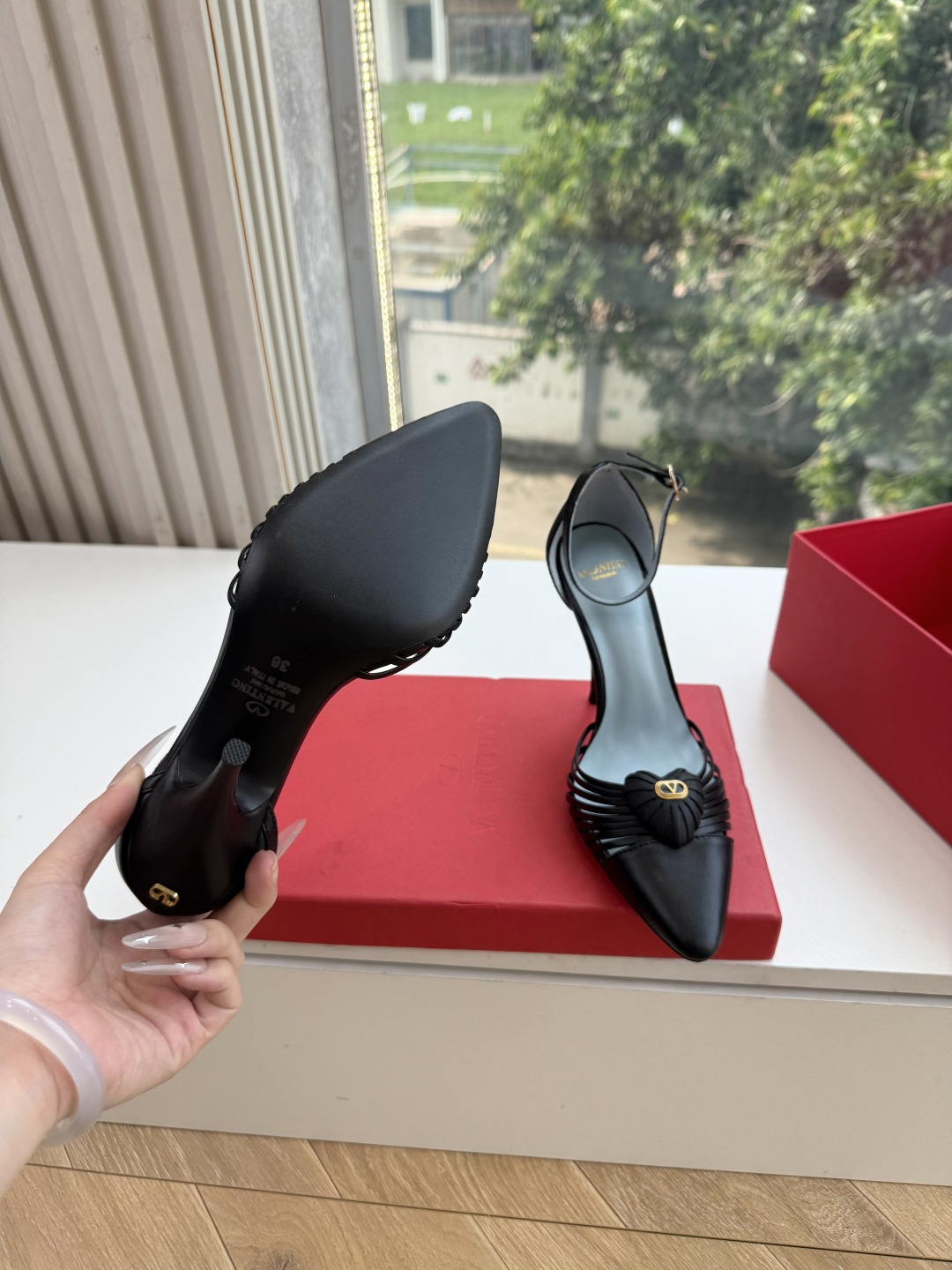 G289 VALENTINO华伦天奴凉鞋经典凉鞋春夏VLOGO SIGNATURE鞋型线条流畅.版型超赞上脚舒适.增高.