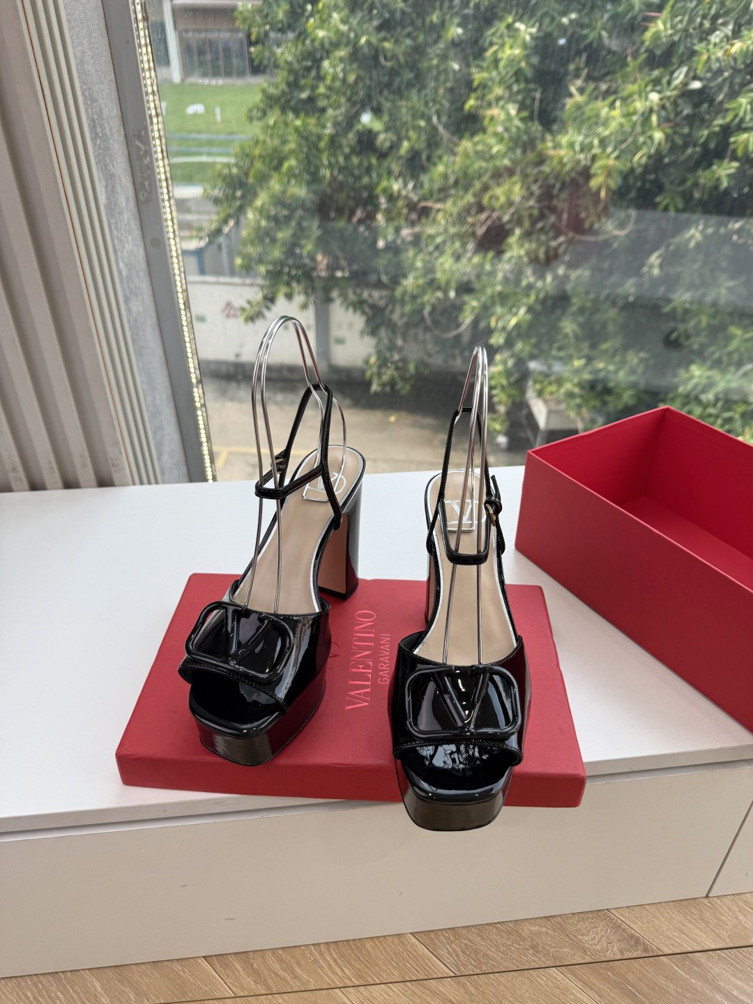 G289 VALENTINO华伦天奴凉鞋经典凉鞋春夏VLOGO SIGNATURE鞋型线条流畅.版型超赞上脚舒适.增高.