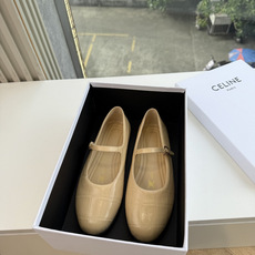 G399顶级品质 新款玛丽半拖 Celine新款包头穆勒单鞋优雅又低调迷人 上脚真的超级显瘦超级美 C家特定的精致凯旋 G399顶级品质 新款玛丽半拖 Celine新款包头穆勒单鞋优雅又低调迷人 上脚真的超级显瘦超级美 C家特定的精致凯旋