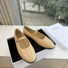 G399顶级品质 新款玛丽半拖 Celine新款包头穆勒单鞋优雅又低调迷人 上脚真的超级显瘦超级美 C家特定的精致凯旋 G399顶级品质 新款玛丽半拖 Celine新款包头穆勒单鞋优雅又低调迷人 上脚真的超级显瘦超级美 C家特定的精致凯旋