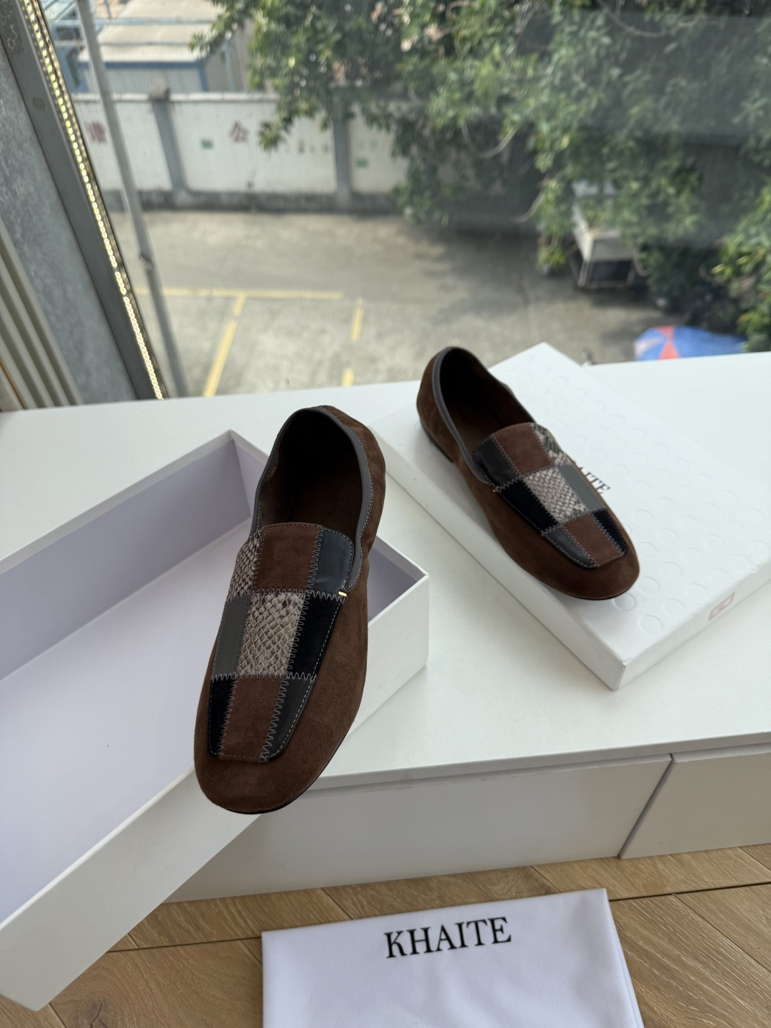 g213顶级品质Khait* 新品慵懒松弛重塑都市审美乐福鞋利落方头勾勒极简轮廓 低浅鞋口舒展足部线条 多样材质解锁穿搭 g213顶级品质Khait* 新品慵懒松弛重塑都市审美乐福鞋利落方头勾勒极简轮廓 低浅鞋口舒展足部线条 多样材质解锁穿搭