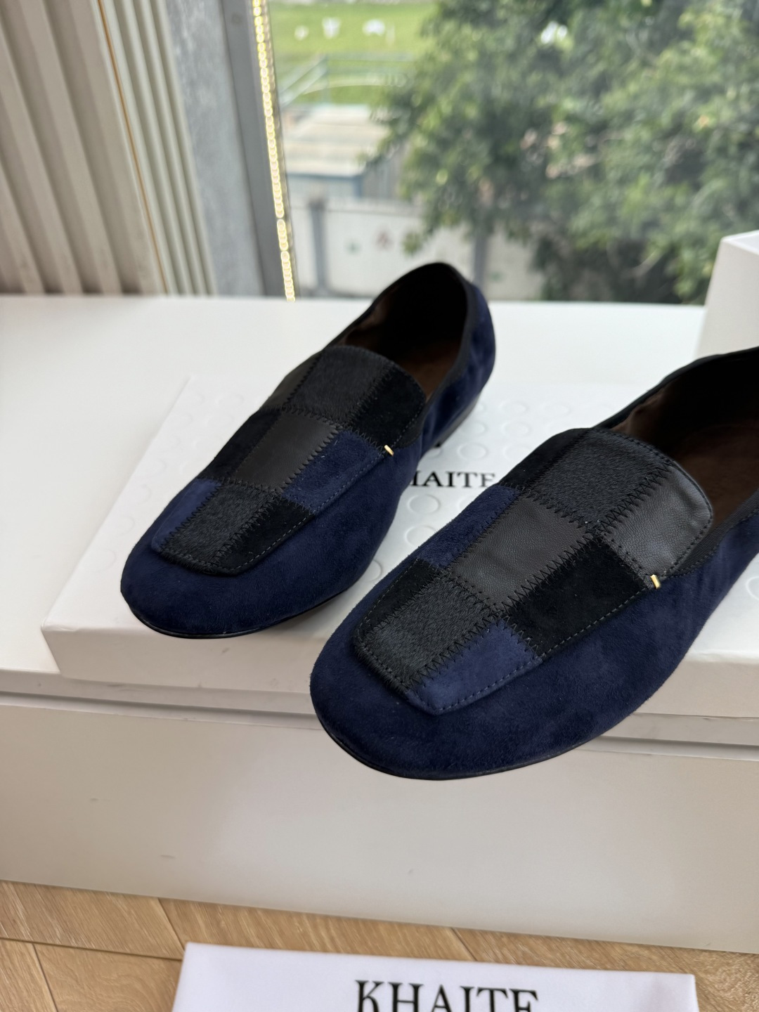 g213顶级品质Khait* 新品慵懒松弛重塑都市审美乐福鞋利落方头勾勒极简轮廓 低浅鞋口舒展足部线条 多样材质解锁穿搭 g213顶级品质Khait* 新品慵懒松弛重塑都市审美乐福鞋利落方头勾勒极简轮廓 低浅鞋口舒展足部线条 多样材质解锁穿搭