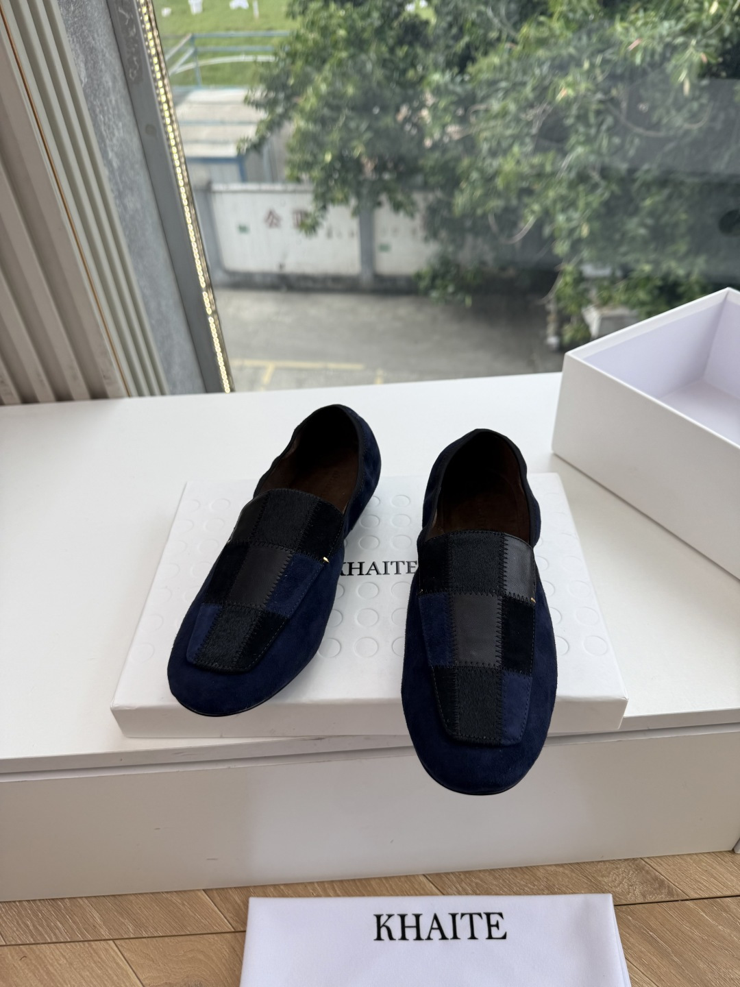 g213顶级品质Khait* 新品慵懒松弛重塑都市审美乐福鞋利落方头勾勒极简轮廓 低浅鞋口舒展足部线条 多样材质解锁穿搭 g213顶级品质Khait* 新品慵懒松弛重塑都市审美乐福鞋利落方头勾勒极简轮廓 低浅鞋口舒展足部线条 多样材质解锁穿搭