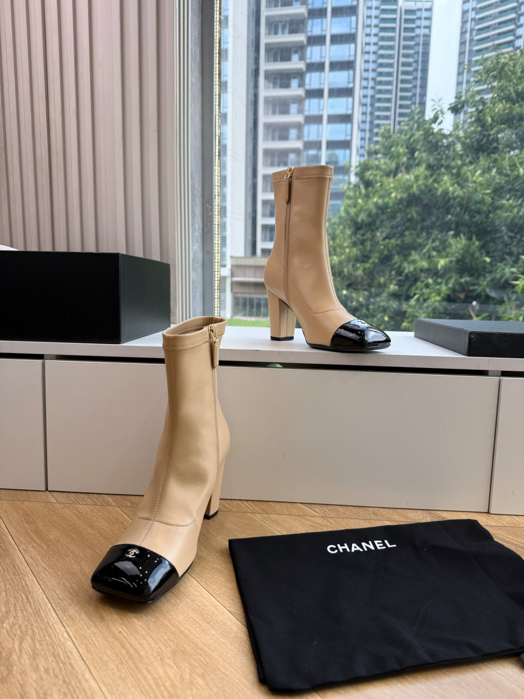 G238所见即所得代购级CHANE*小香奈儿爆品切尔西靴妥妥的自留款!!比经典款Slingback舒服太多啦!每个颜色上 G238所见即所得代购级CHANE*小香奈儿爆品切尔西靴妥妥的自留款!!比经典款Slingback舒服太多啦!每个颜色上