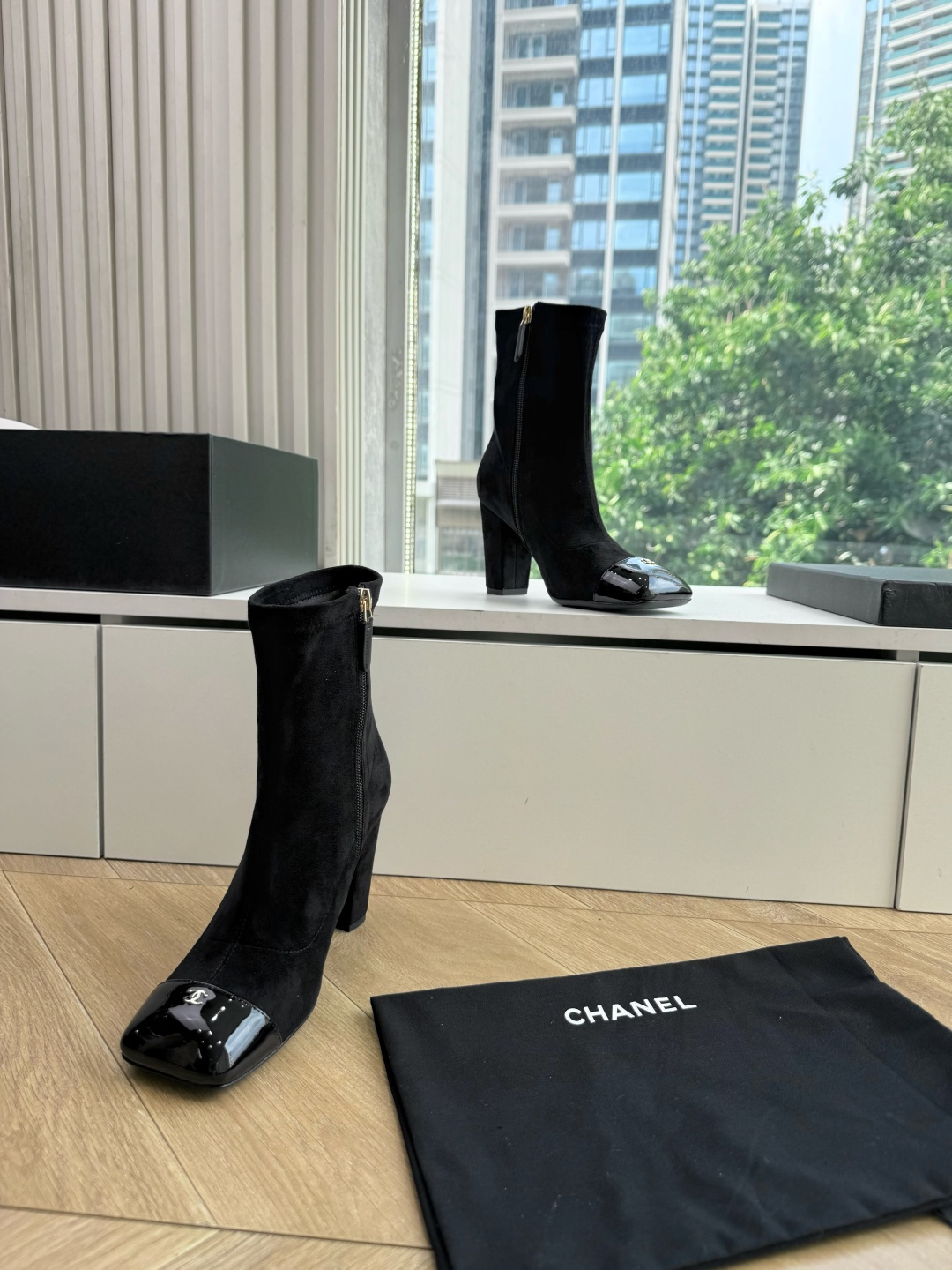 G238所见即所得代购级CHANE*小香奈儿爆品切尔西靴妥妥的自留款!!比经典款Slingback舒服太多啦!每个颜色上 G238所见即所得代购级CHANE*小香奈儿爆品切尔西靴妥妥的自留款!!比经典款Slingback舒服太多啦!每个颜色上