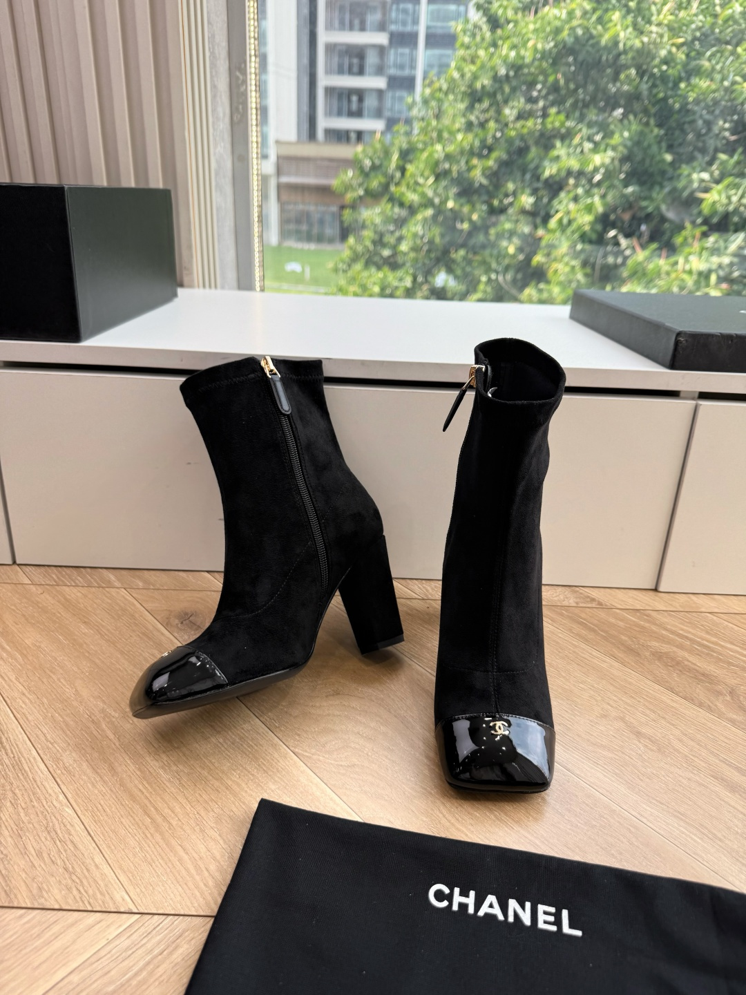G238所见即所得代购级CHANE*小香奈儿爆品切尔西靴妥妥的自留款!!比经典款Slingback舒服太多啦!每个颜色上 G238所见即所得代购级CHANE*小香奈儿爆品切尔西靴妥妥的自留款!!比经典款Slingback舒服太多啦!每个颜色上
