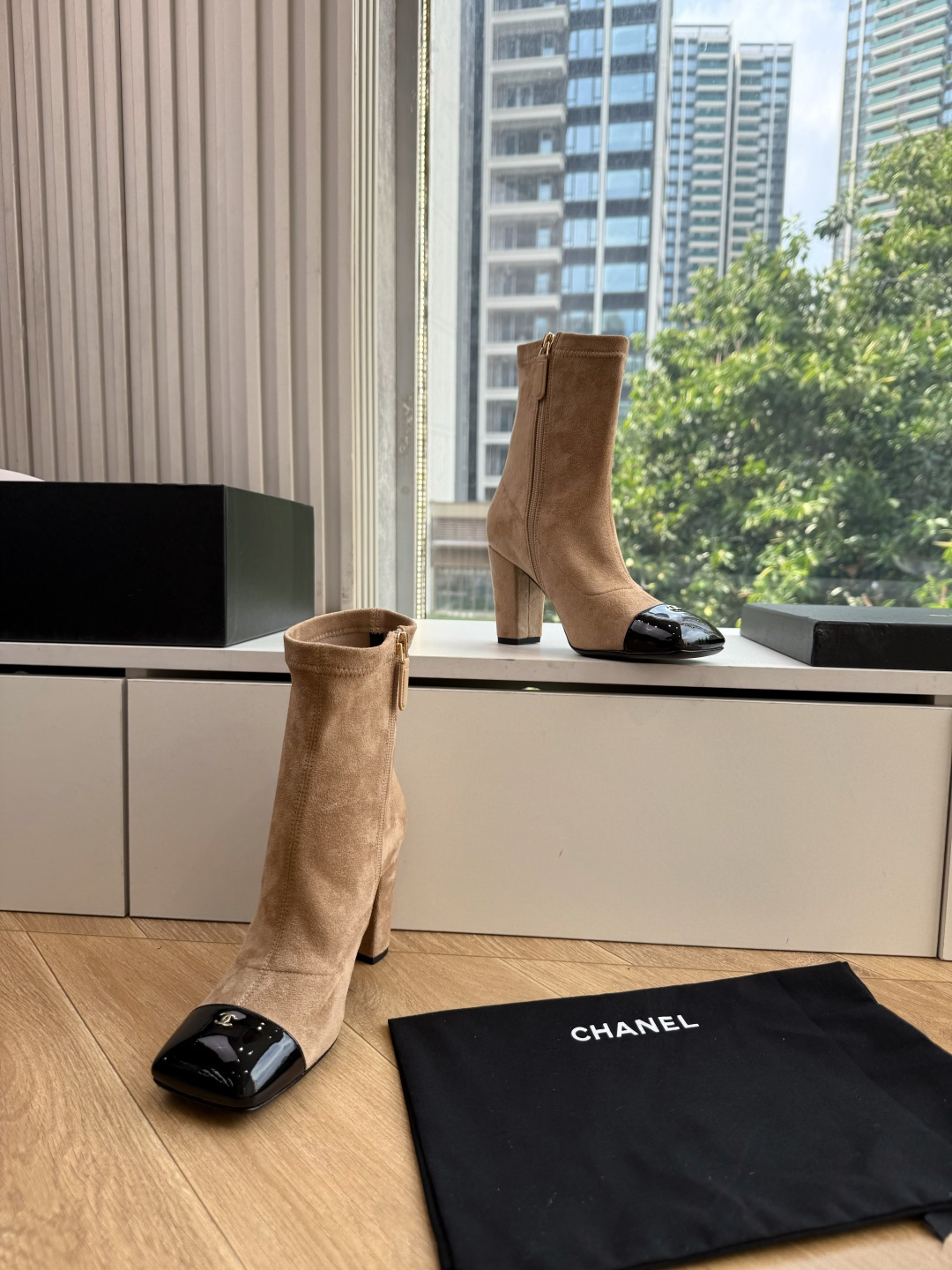 G238所见即所得代购级CHANE*小香奈儿爆品切尔西靴妥妥的自留款!!比经典款Slingback舒服太多啦!每个颜色上 G238所见即所得代购级CHANE*小香奈儿爆品切尔西靴妥妥的自留款!!比经典款Slingback舒服太多啦!每个颜色上