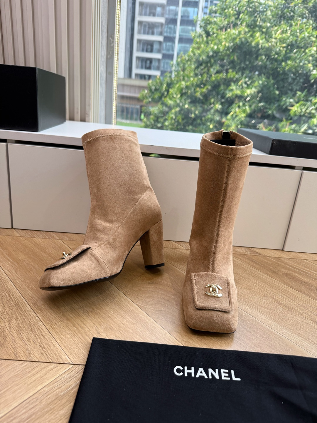 G238所见即所得代购级CHANE*小香奈儿爆品切尔西靴妥妥的自留款！！比经典款Slingback舒服太多啦！每个颜色上