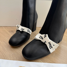 G030miss Dior 迪奥 Miss Dior 迪奥 CD秋冬最新高定海报款D-Major字母logo 圆头骑士靴 G030miss Dior 迪奥 Miss Dior 迪奥 CD秋冬最新高定海报款D-Major字母logo 圆头骑士靴