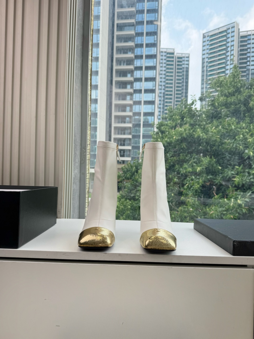 G238所见即所得代购级CHANE*小香奈儿爆品切尔西靴妥妥的自留款!!比经典款Slingback舒服太多啦!每个颜色上 G238所见即所得代购级CHANE*小香奈儿爆品切尔西靴妥妥的自留款!!比经典款Slingback舒服太多啦!每个颜色上