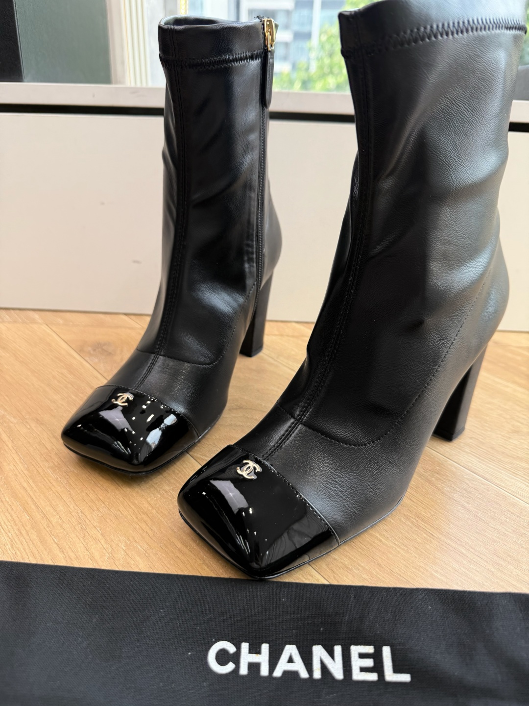 G238所见即所得代购级CHANE*小香奈儿爆品切尔西靴妥妥的自留款！！比经典款Slingback舒服太多啦！每个颜色上