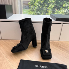 G238所见即所得代购级CHANE*小香奈儿爆品切尔西靴妥妥的自留款!!比经典款Slingback舒服太多啦!每个颜色上 G238所见即所得代购级CHANE*小香奈儿爆品切尔西靴妥妥的自留款!!比经典款Slingback舒服太多啦!每个颜色上