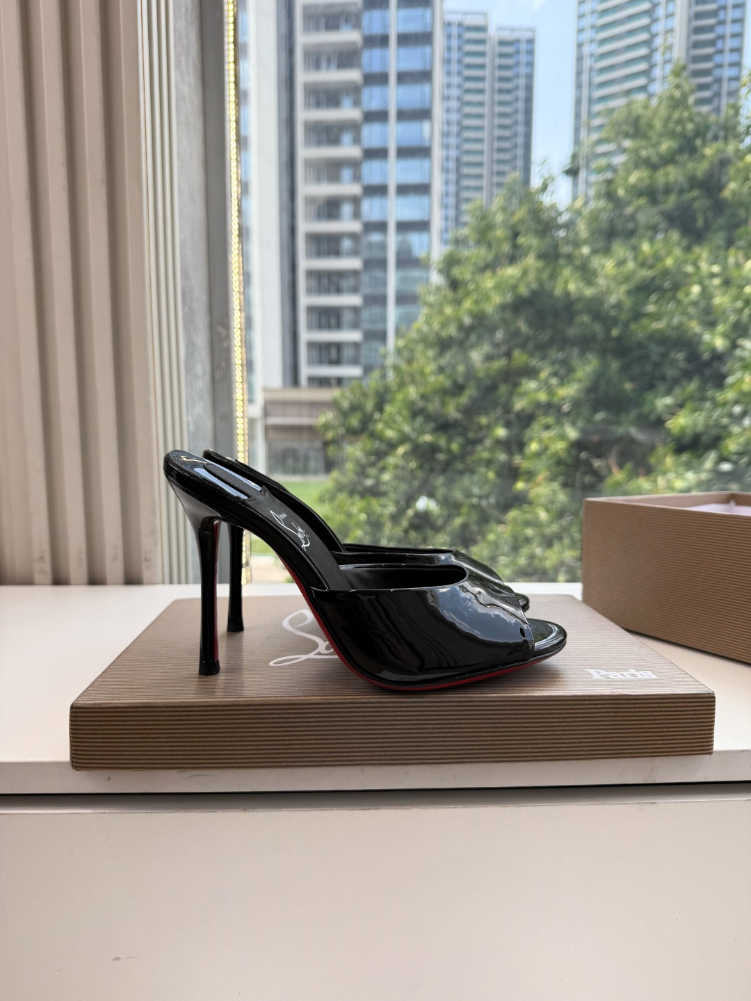 G277Christian Louboutin红底鞋防水台凉鞋 选到了颜色真好看呀[色色R]MyTheresa上现在居然