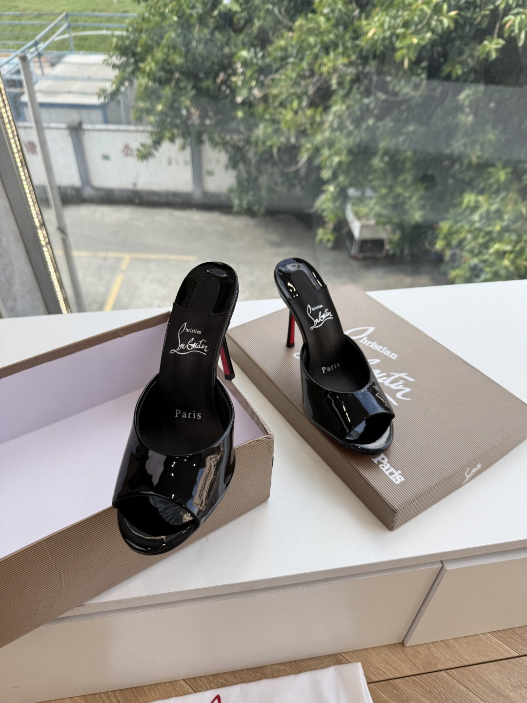 G277Christian Louboutin红底鞋防水台凉鞋 选到了颜色真好看呀[色色R]MyTheresa上现在居然