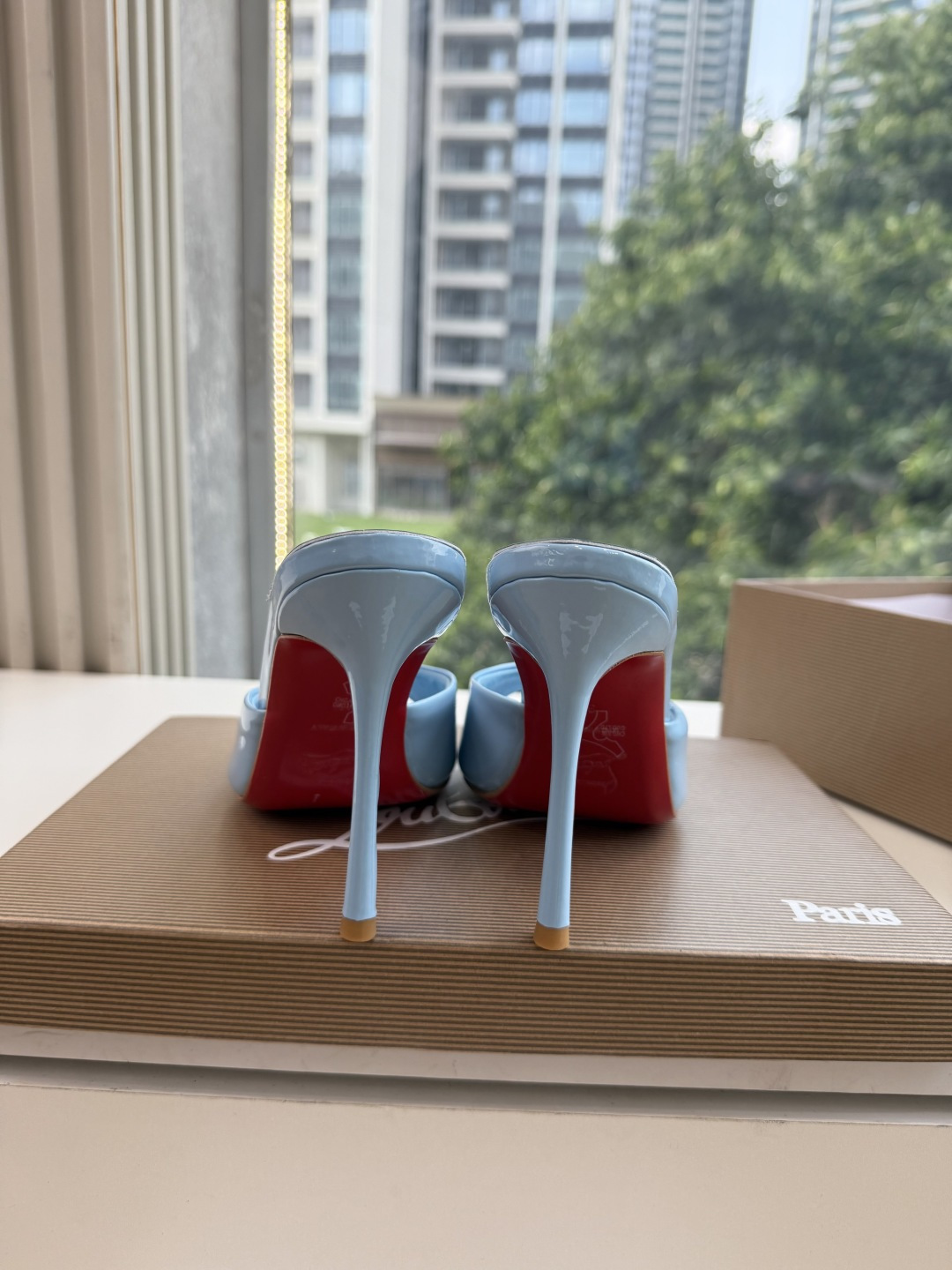 G277Christian Louboutin红底鞋防水台凉鞋 选到了颜色真好看呀[色色R]MyTheresa上现在居然