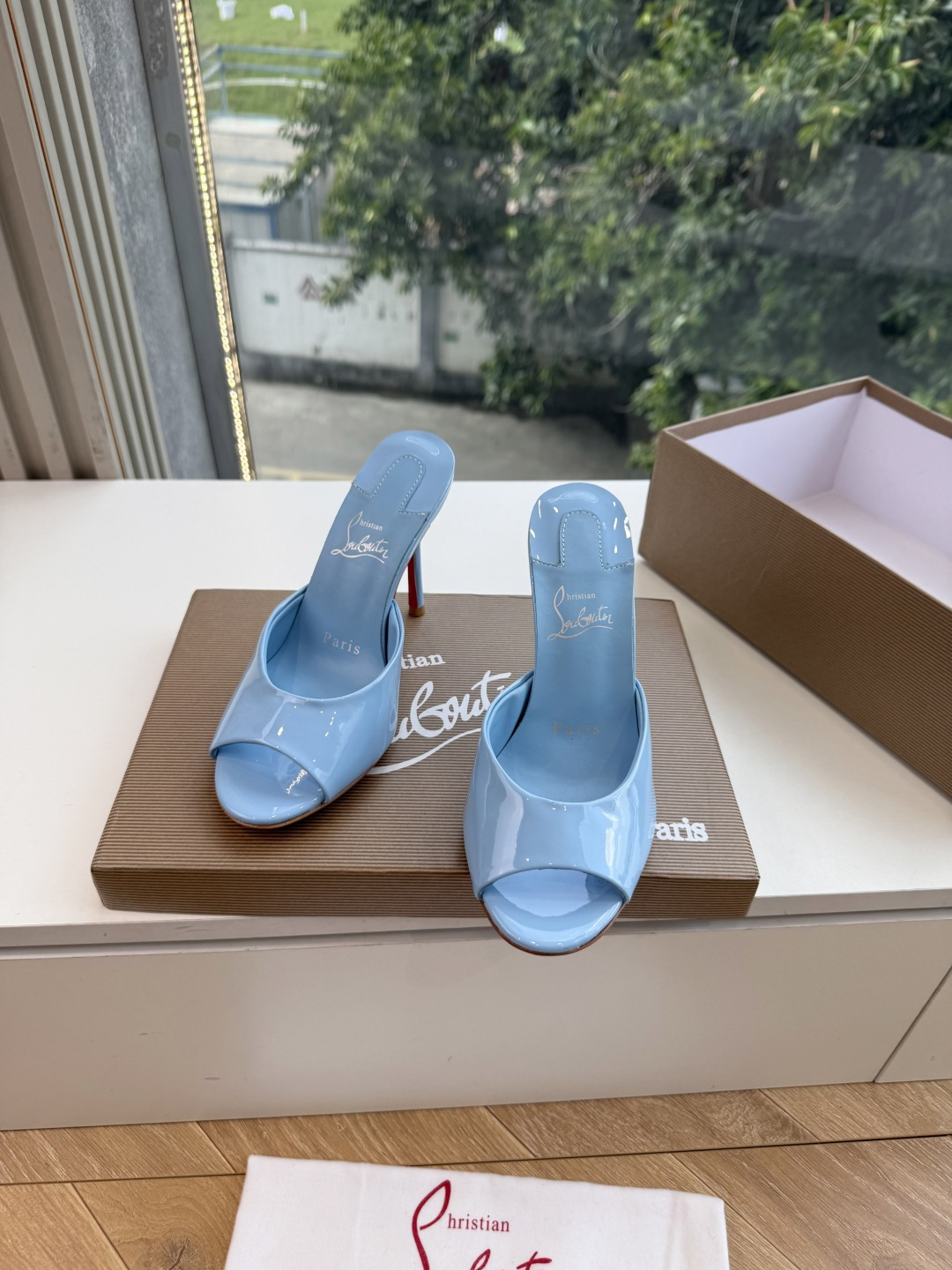 G277Christian Louboutin红底鞋防水台凉鞋 选到了颜色真好看呀[色色R]MyTheresa上现在居然