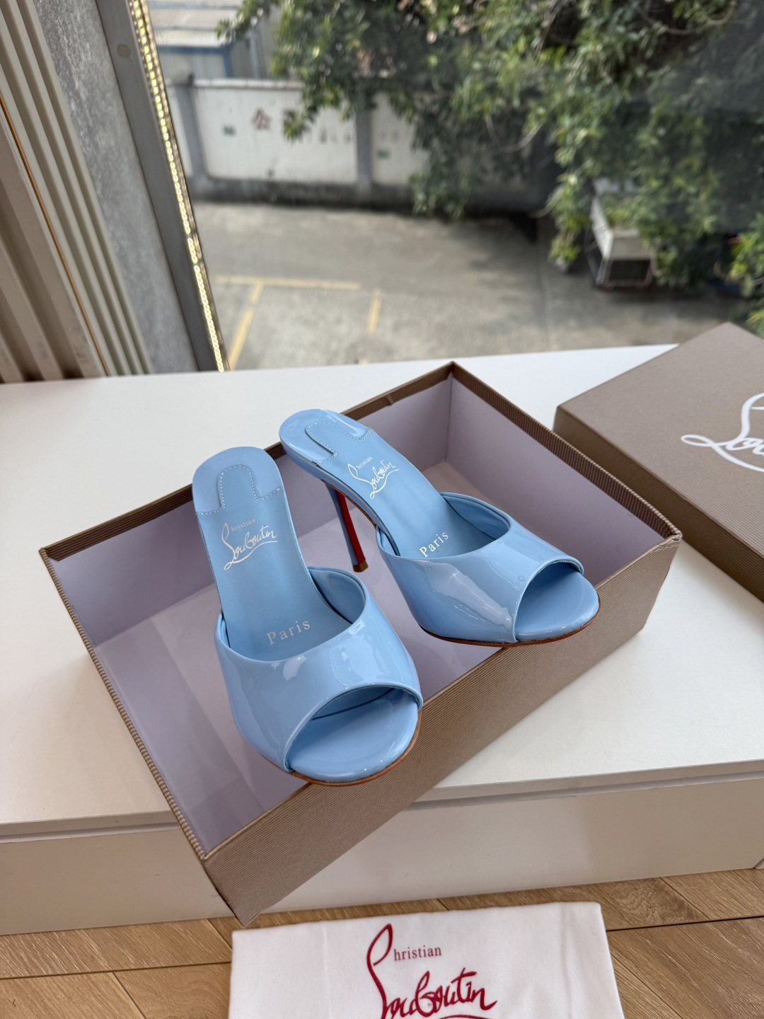 G277Christian Louboutin红底鞋防水台凉鞋 选到了颜色真好看呀[色色R]MyTheresa上现在居然