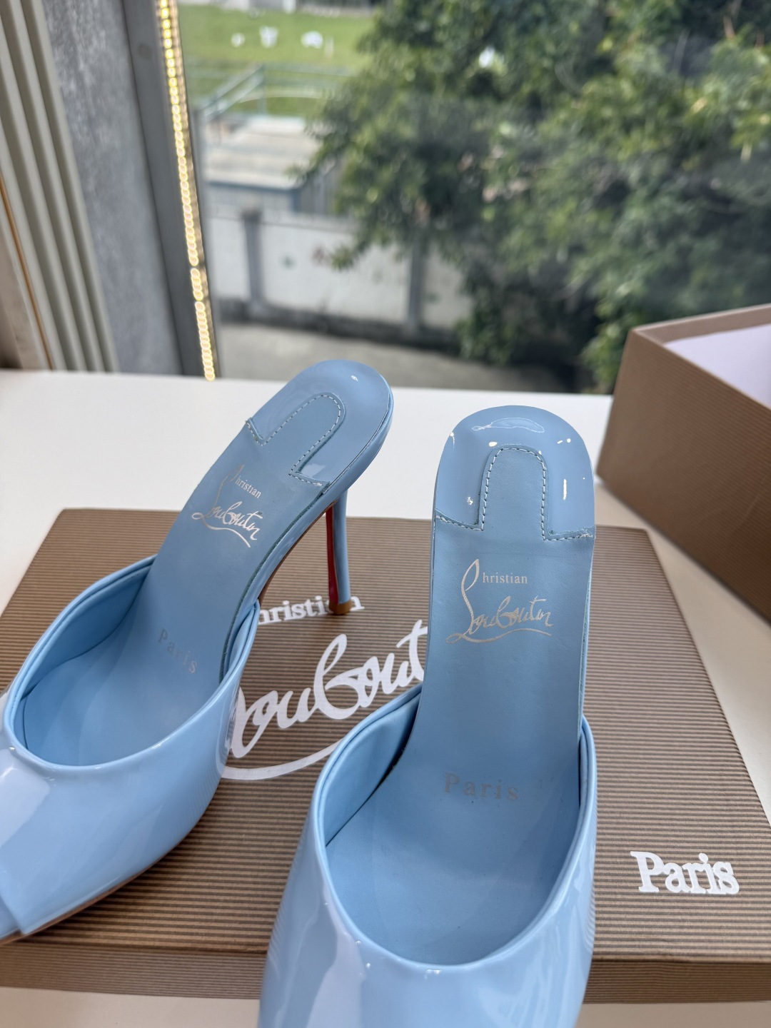 G277Christian Louboutin红底鞋防水台凉鞋 选到了颜色真好看呀[色色R]MyTheresa上现在居然