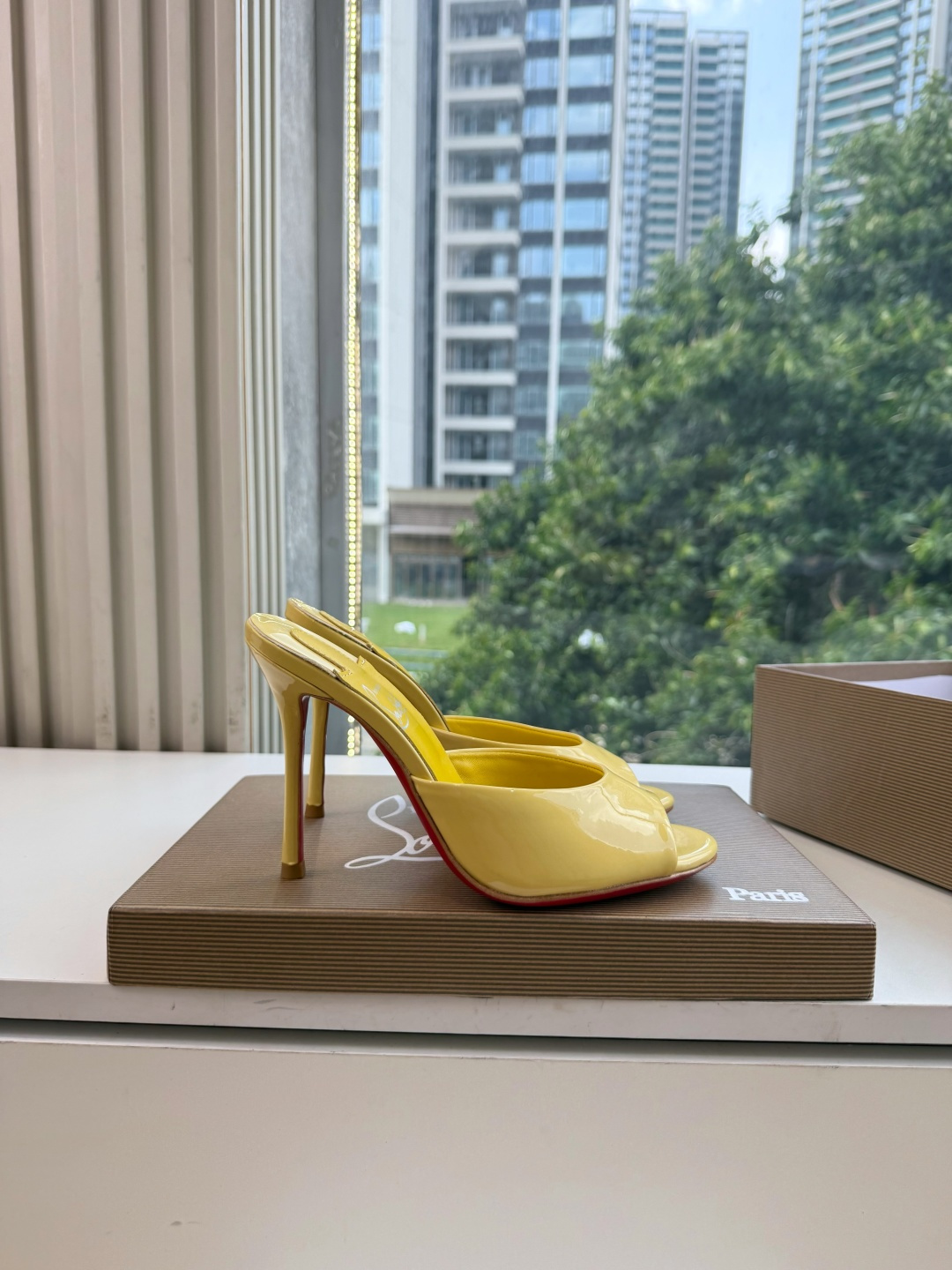 G277Christian Louboutin红底鞋防水台凉鞋 选到了颜色真好看呀[色色R]MyTheresa上现在居然
