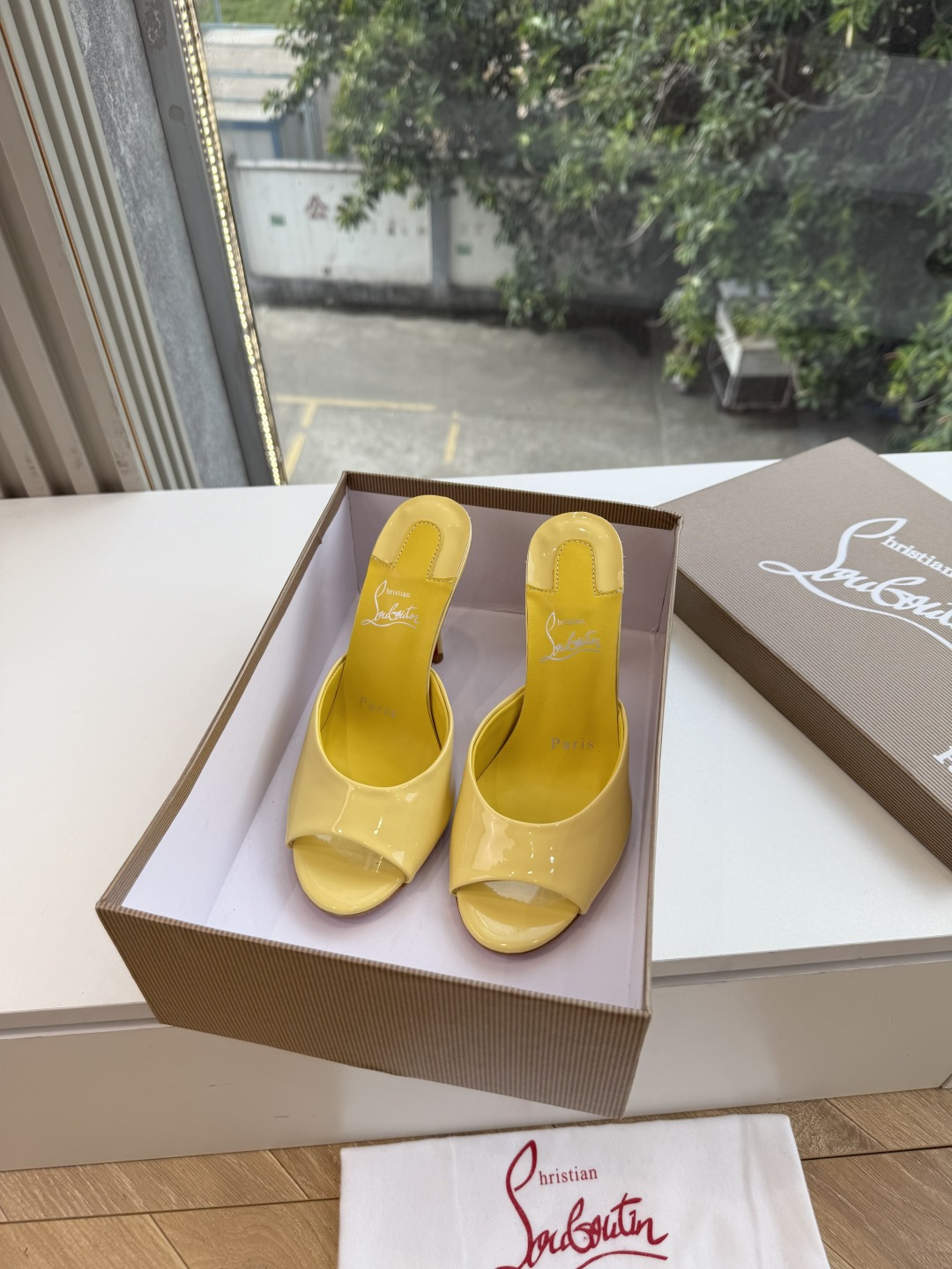 G277Christian Louboutin红底鞋防水台凉鞋 选到了颜色真好看呀[色色R]MyTheresa上现在居然