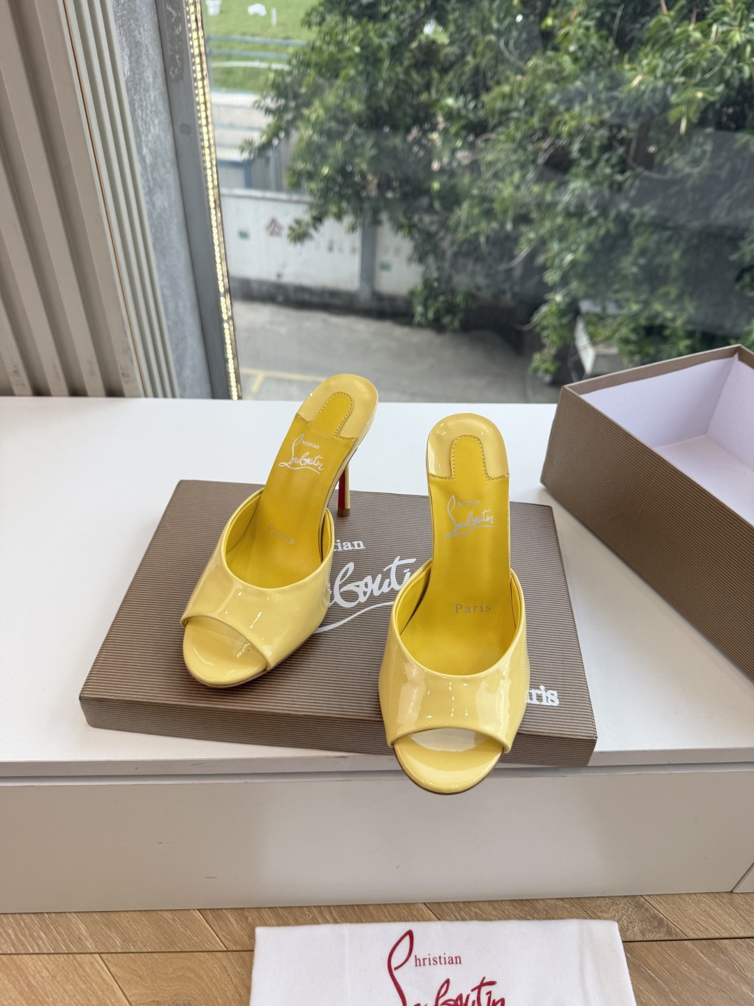 G277Christian Louboutin红底鞋防水台凉鞋 选到了颜色真好看呀[色色R]MyTheresa上现在居然