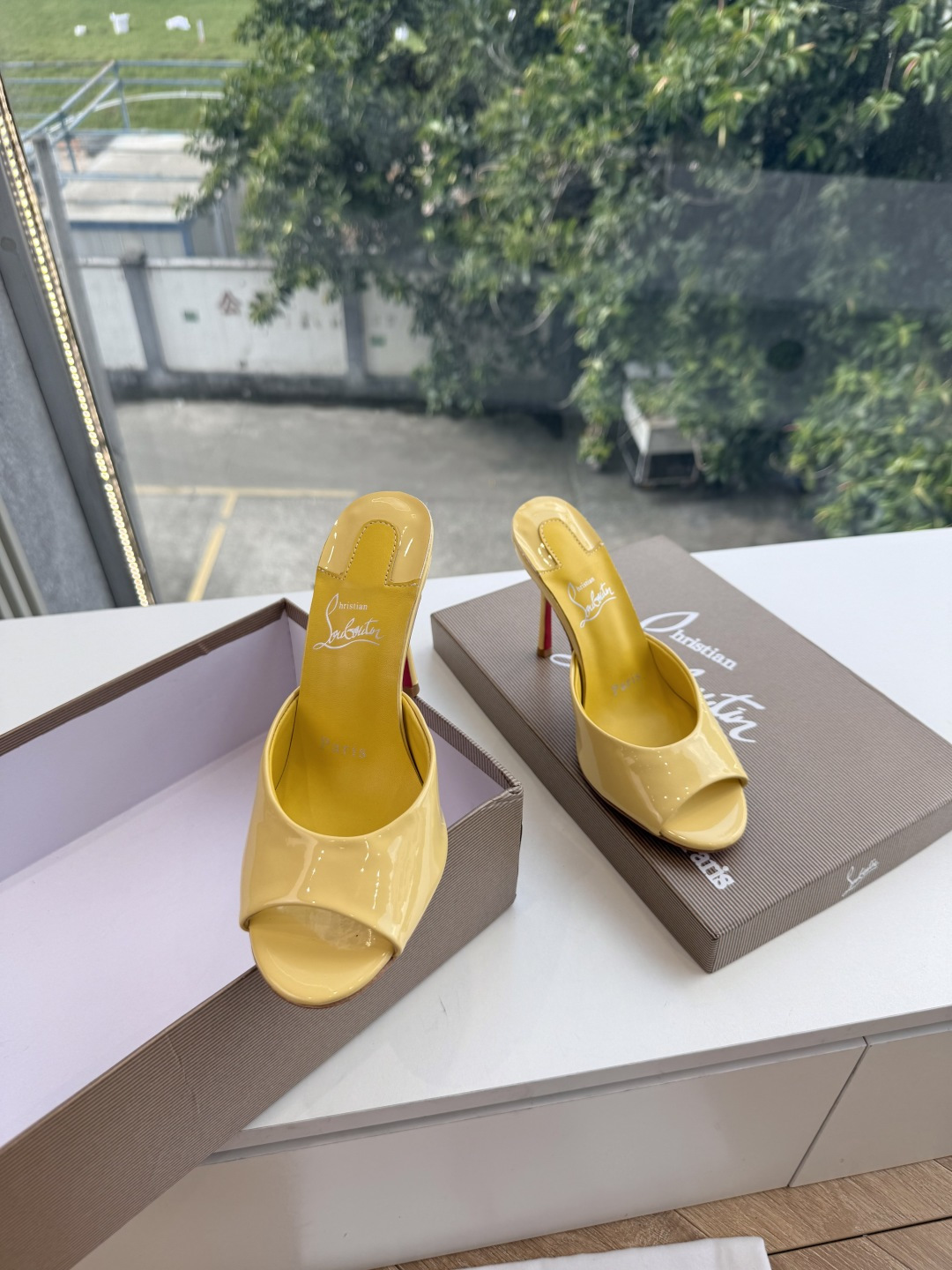 G277Christian Louboutin红底鞋防水台凉鞋 选到了颜色真好看呀[色色R]MyTheresa上现在居然