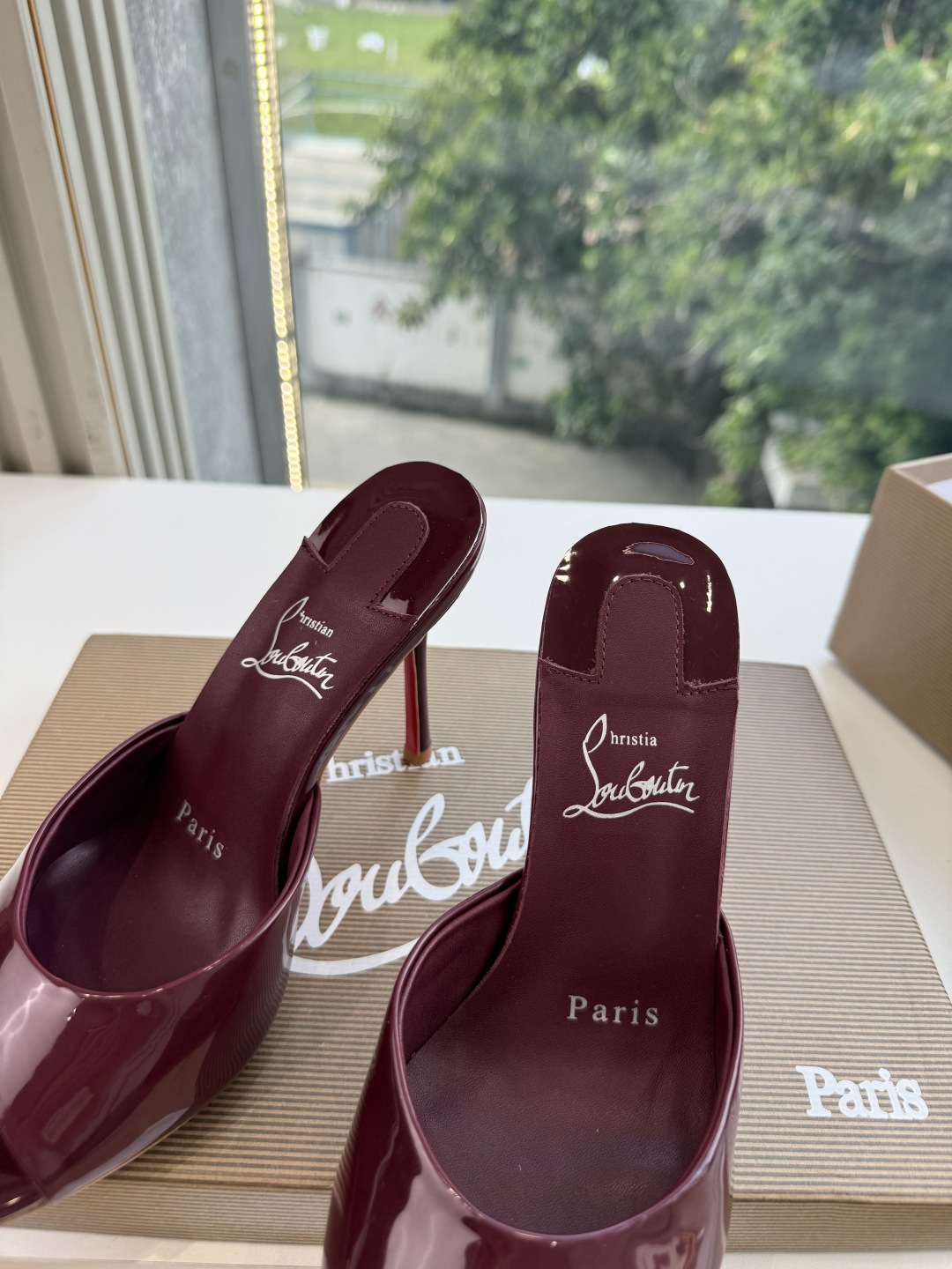 G277Christian Louboutin红底鞋防水台凉鞋 选到了颜色真好看呀[色色R]MyTheresa上现在居然