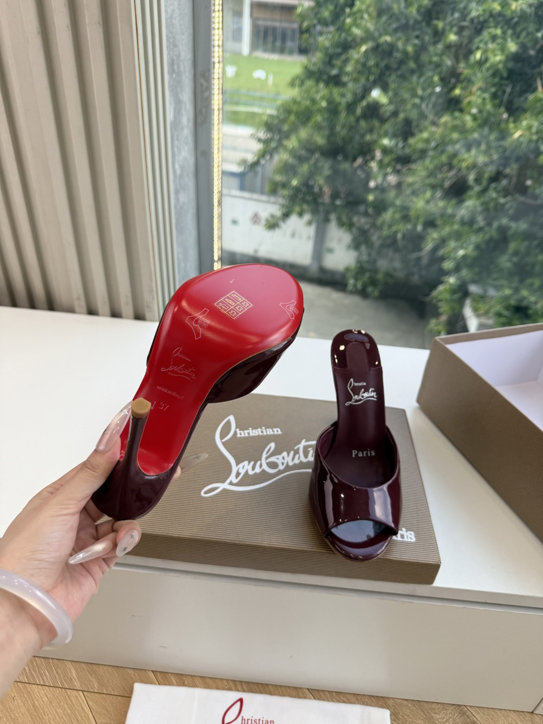 G277Christian Louboutin红底鞋防水台凉鞋 选到了颜色真好看呀[色色R]MyTheresa上现在居然