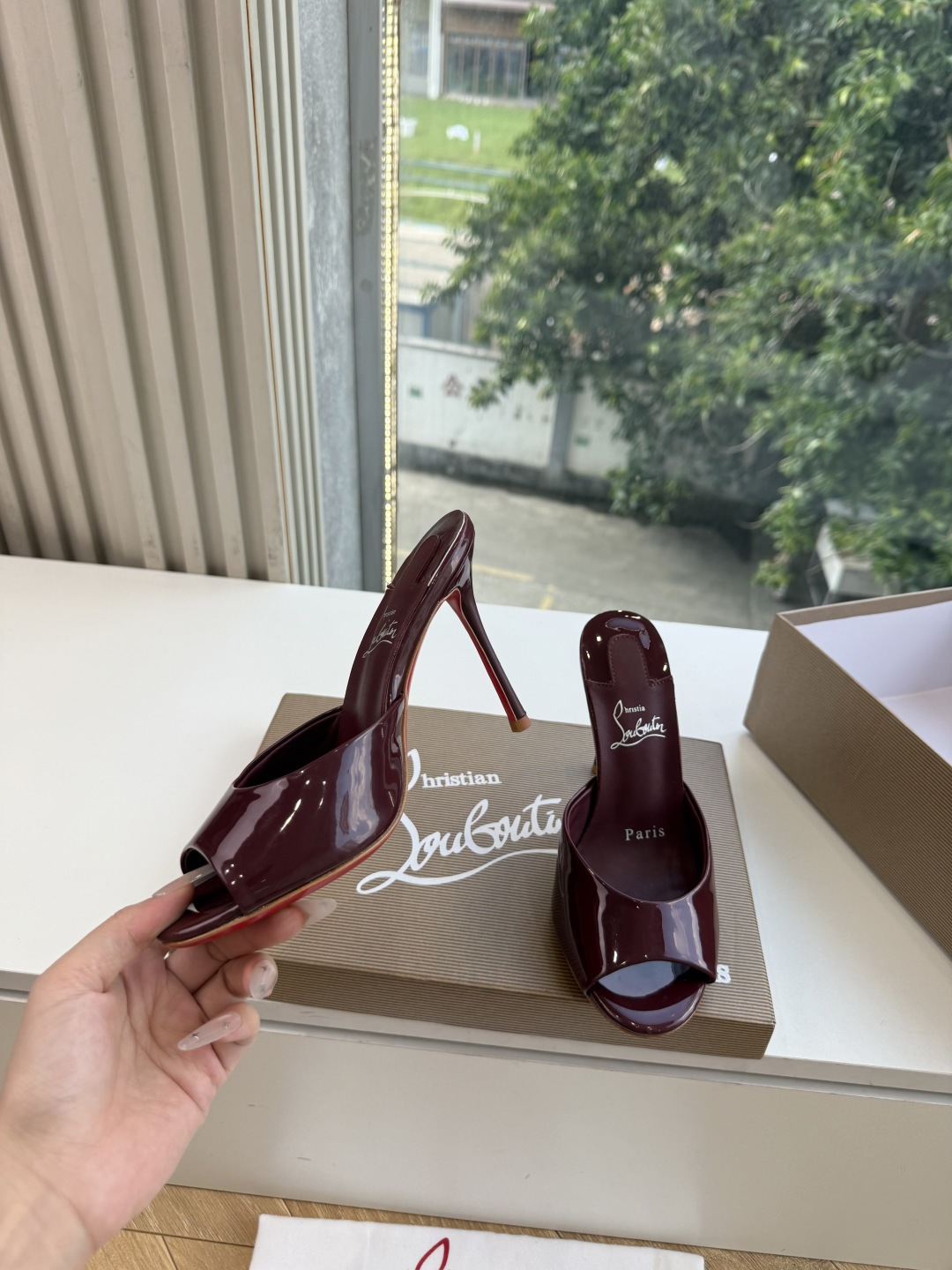 G277Christian Louboutin红底鞋防水台凉鞋 选到了颜色真好看呀[色色R]MyTheresa上现在居然