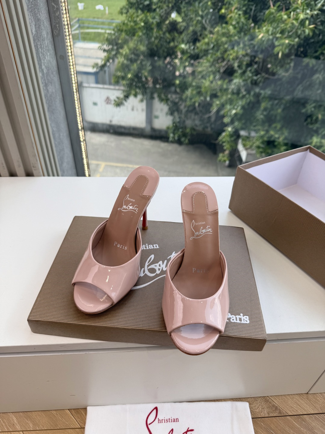 G277Christian Louboutin红底鞋防水台凉鞋 选到了颜色真好看呀[色色R]MyTheresa上现在居然