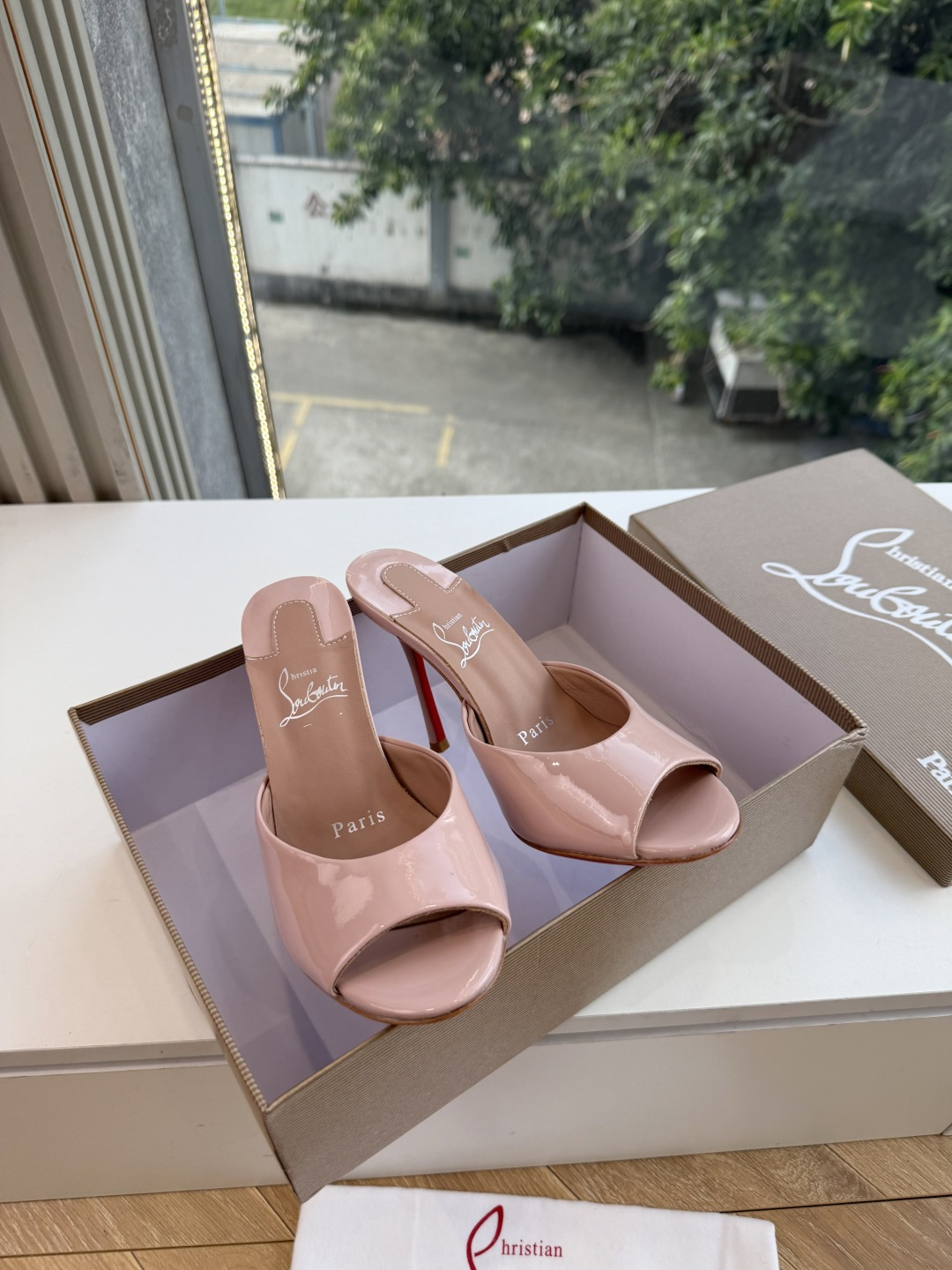 G277Christian Louboutin红底鞋防水台凉鞋 选到了颜色真好看呀[色色R]MyTheresa上现在居然