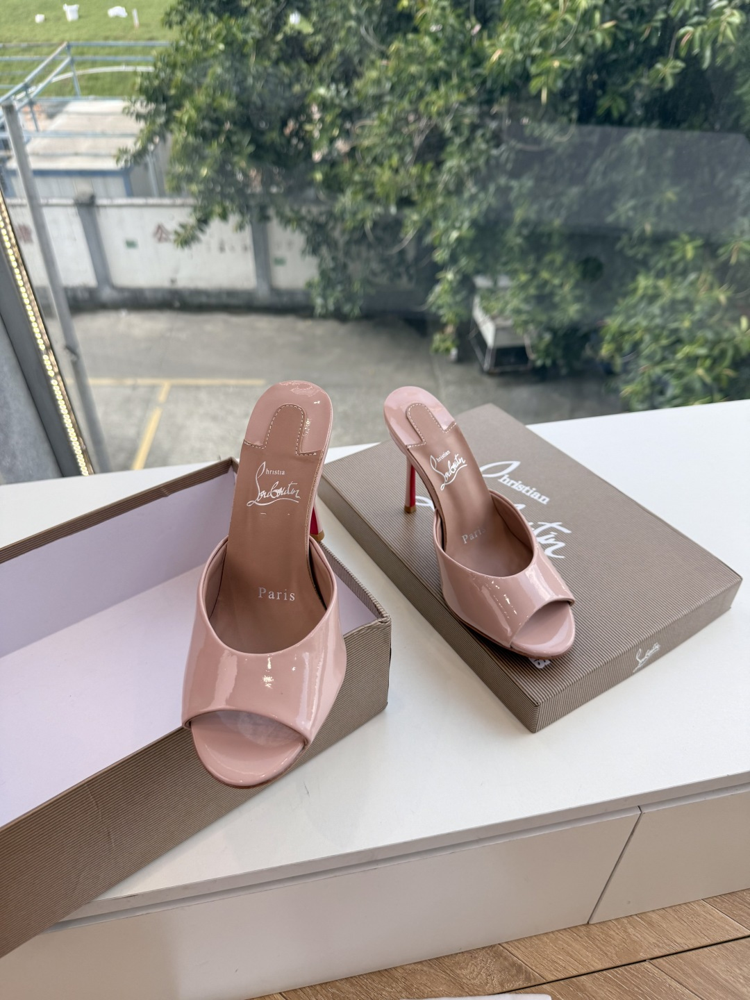 G277Christian Louboutin红底鞋防水台凉鞋 选到了颜色真好看呀[色色R]MyTheresa上现在居然