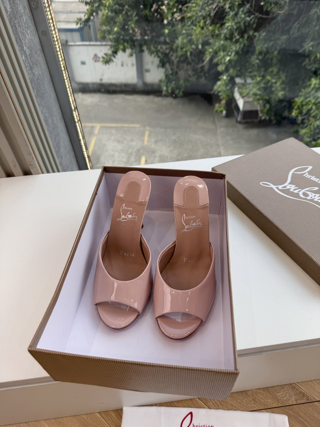 G277Christian Louboutin红底鞋防水台凉鞋 选到了颜色真好看呀[色色R]MyTheresa上现在居然