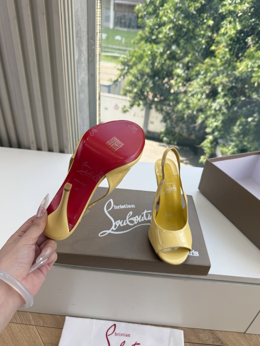G277Christian Louboutin红底鞋防水台凉鞋 选到了颜色真好看呀[色色R]MyTheresa上现在居然