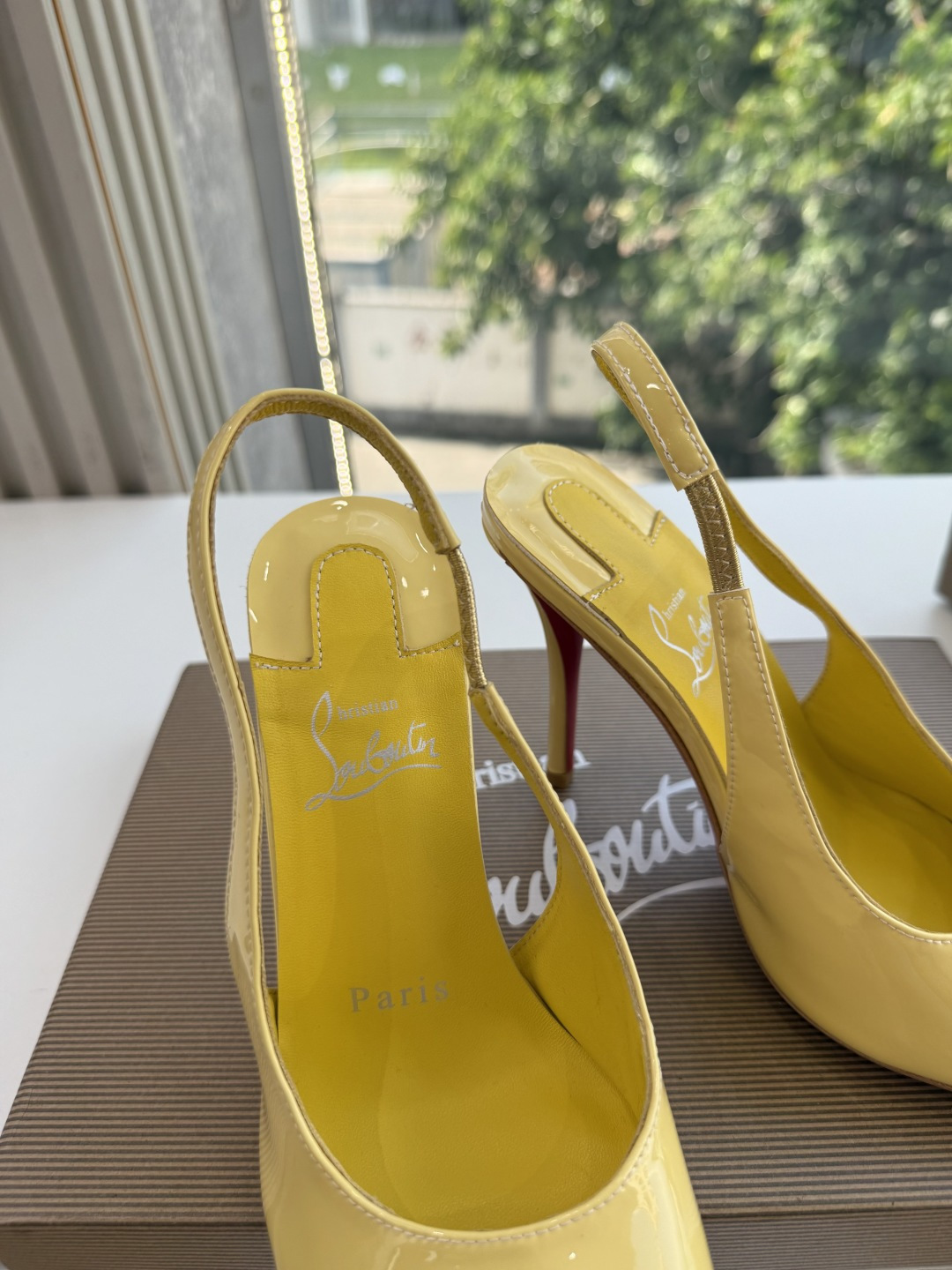 G277Christian Louboutin红底鞋防水台凉鞋 选到了颜色真好看呀[色色R]MyTheresa上现在居然