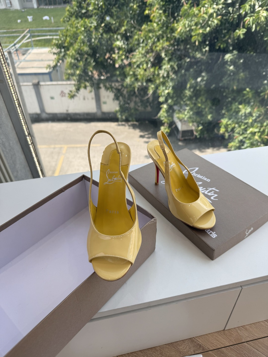 G277Christian Louboutin红底鞋防水台凉鞋 选到了颜色真好看呀[色色R]MyTheresa上现在居然