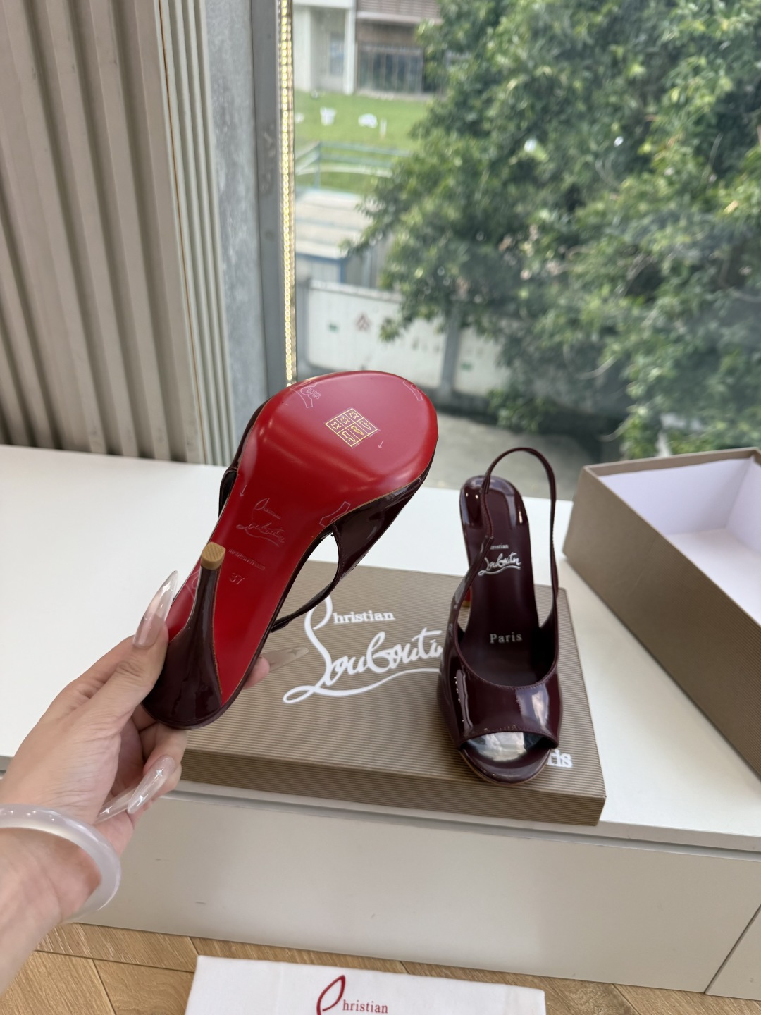G277Christian Louboutin红底鞋防水台凉鞋 选到了颜色真好看呀[色色R]MyTheresa上现在居然