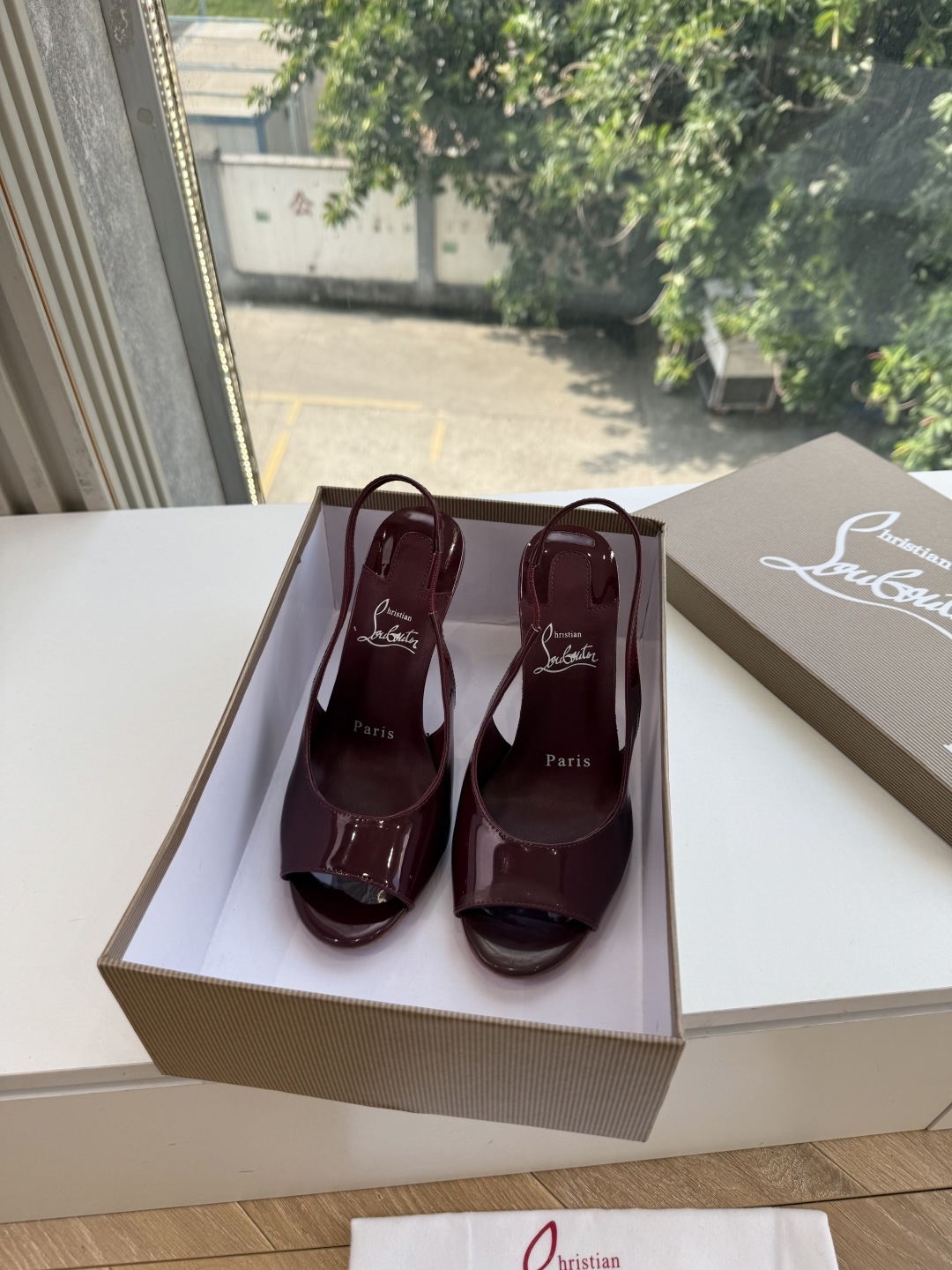 G277Christian Louboutin红底鞋防水台凉鞋 选到了颜色真好看呀[色色R]MyTheresa上现在居然